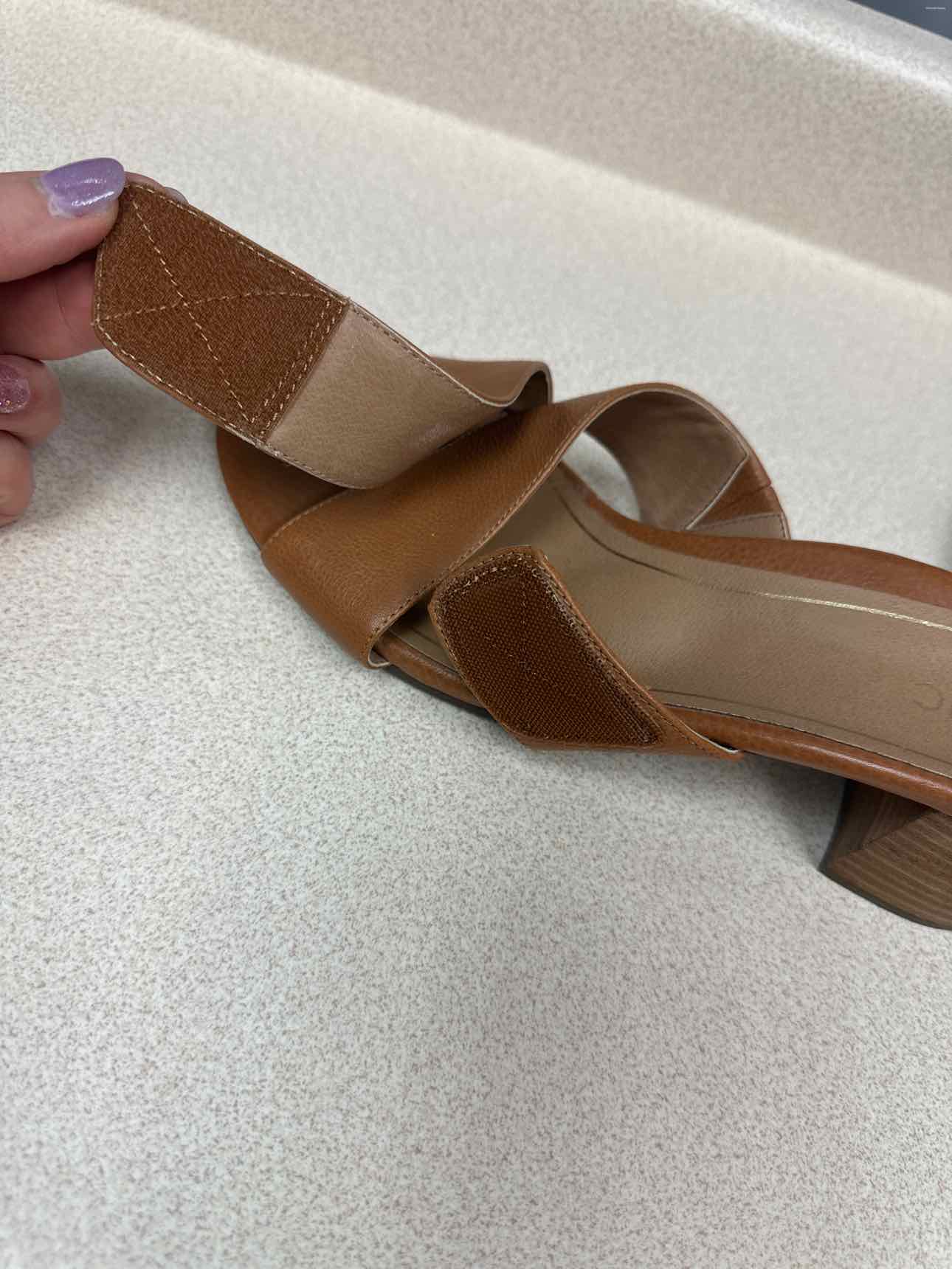 Vionic Size 10 Brown sandal
