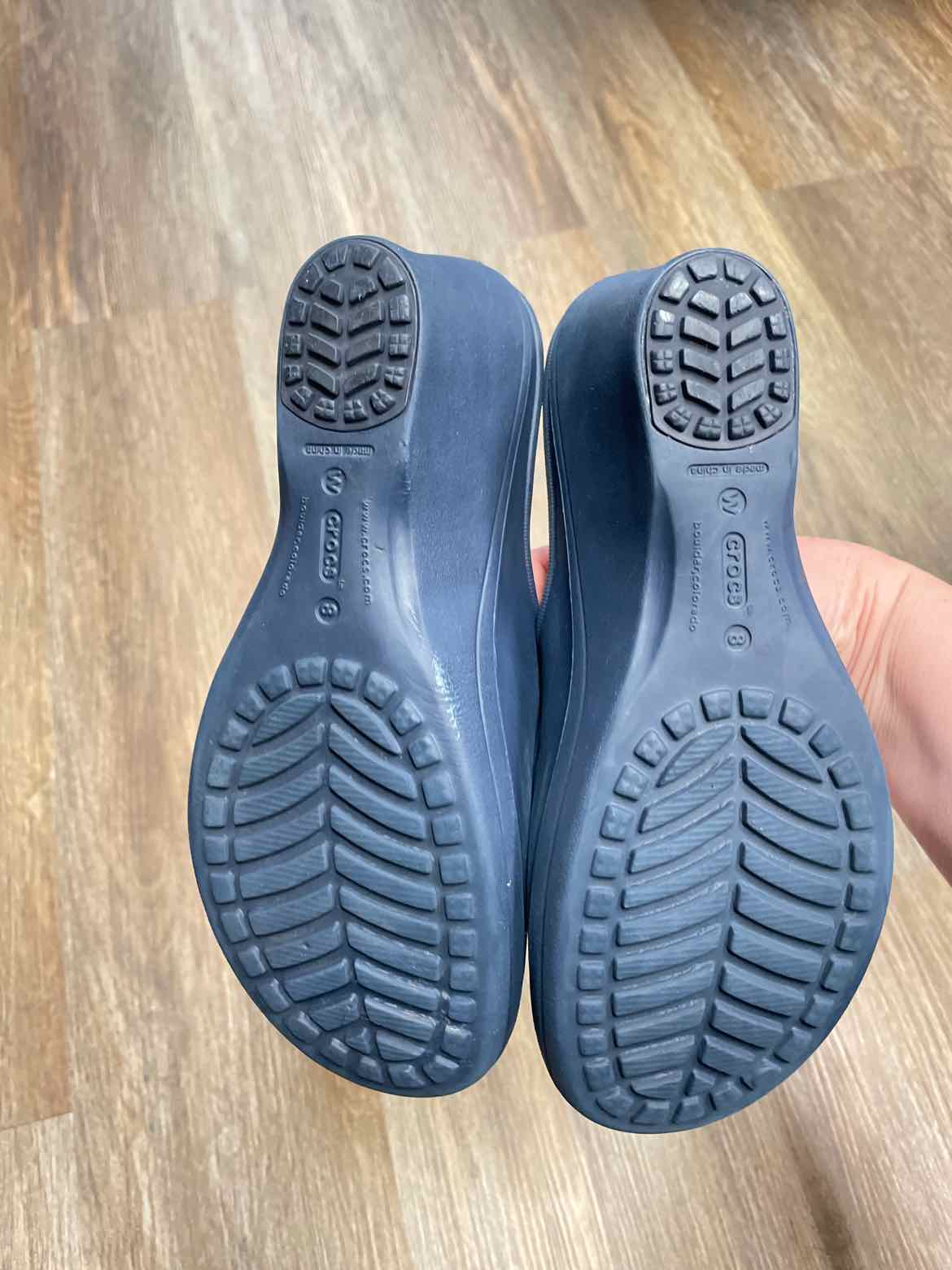 Crocs Size 8 Navy Shoes