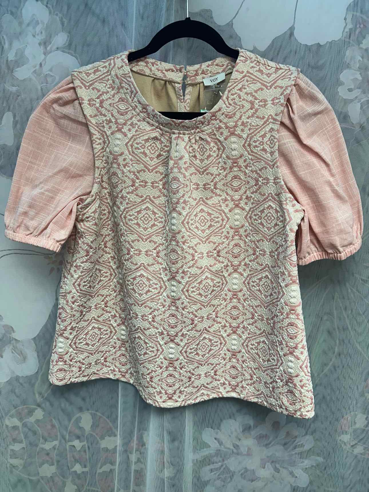 VOY Size Large Pink Top