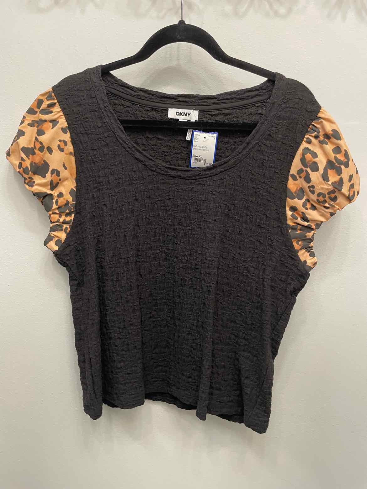 DKNY Size XL Black Top