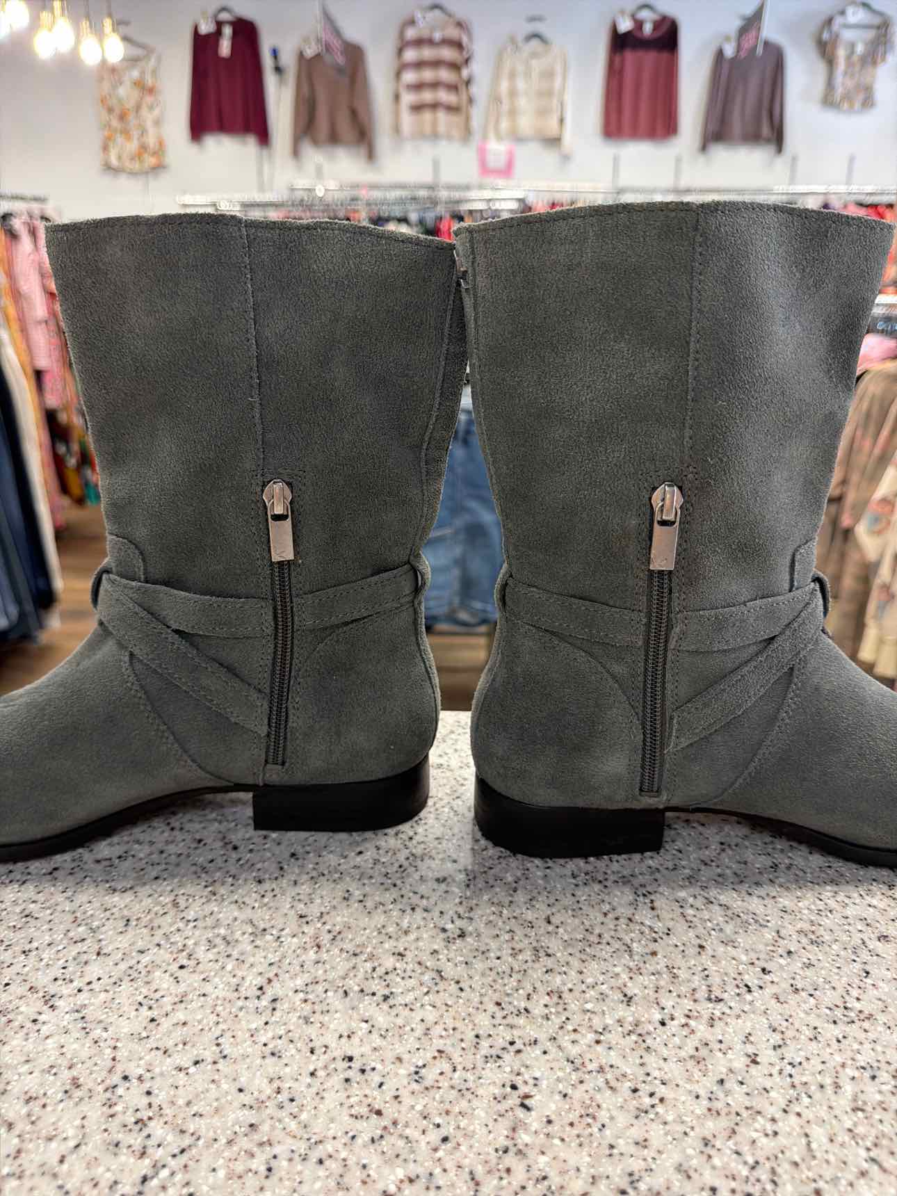 Koolaburra by UGG Size 9 Grey Elista Suede Mid-Calf Boots