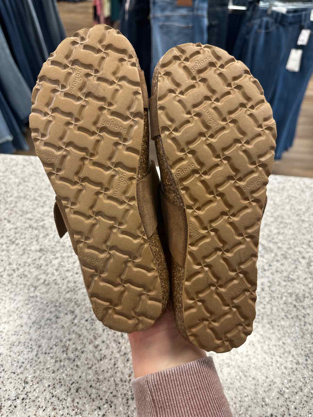 Yokono Size 7.5 Tan sandal