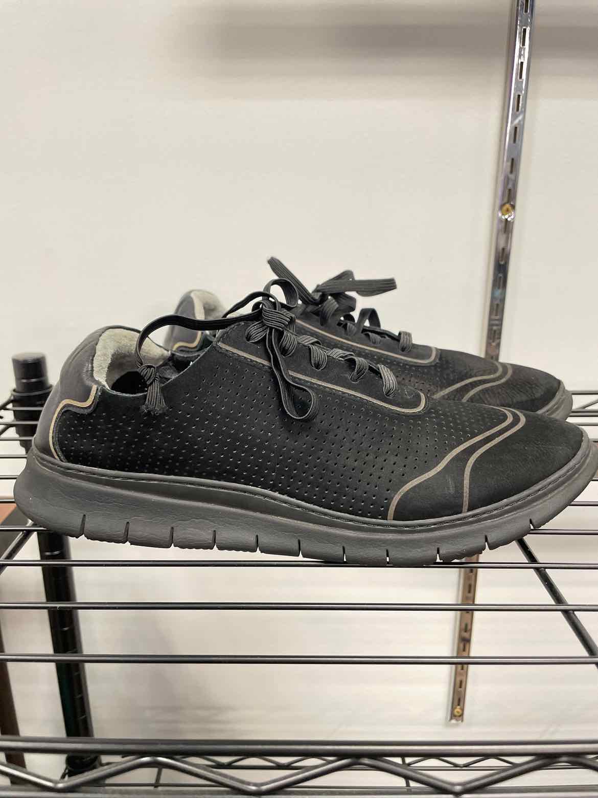 Vionic Size 10 Black Sneakers