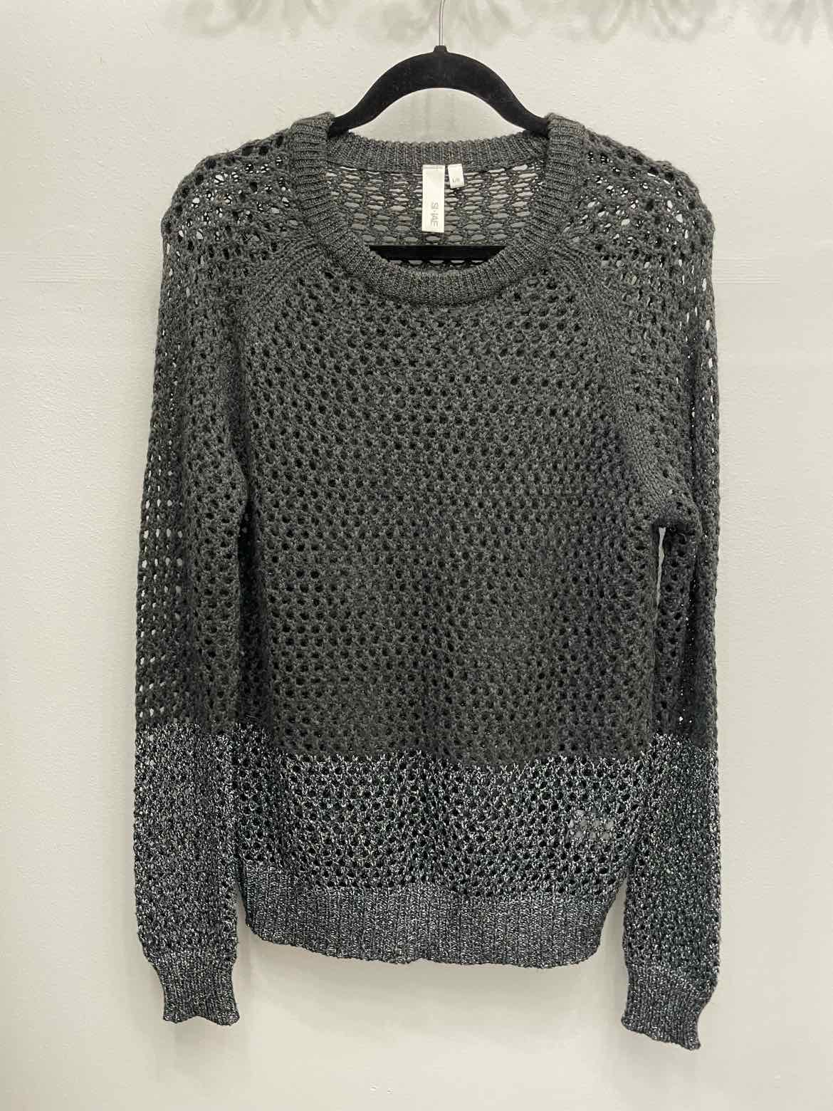 SI IAE Size Large Charcoal Top