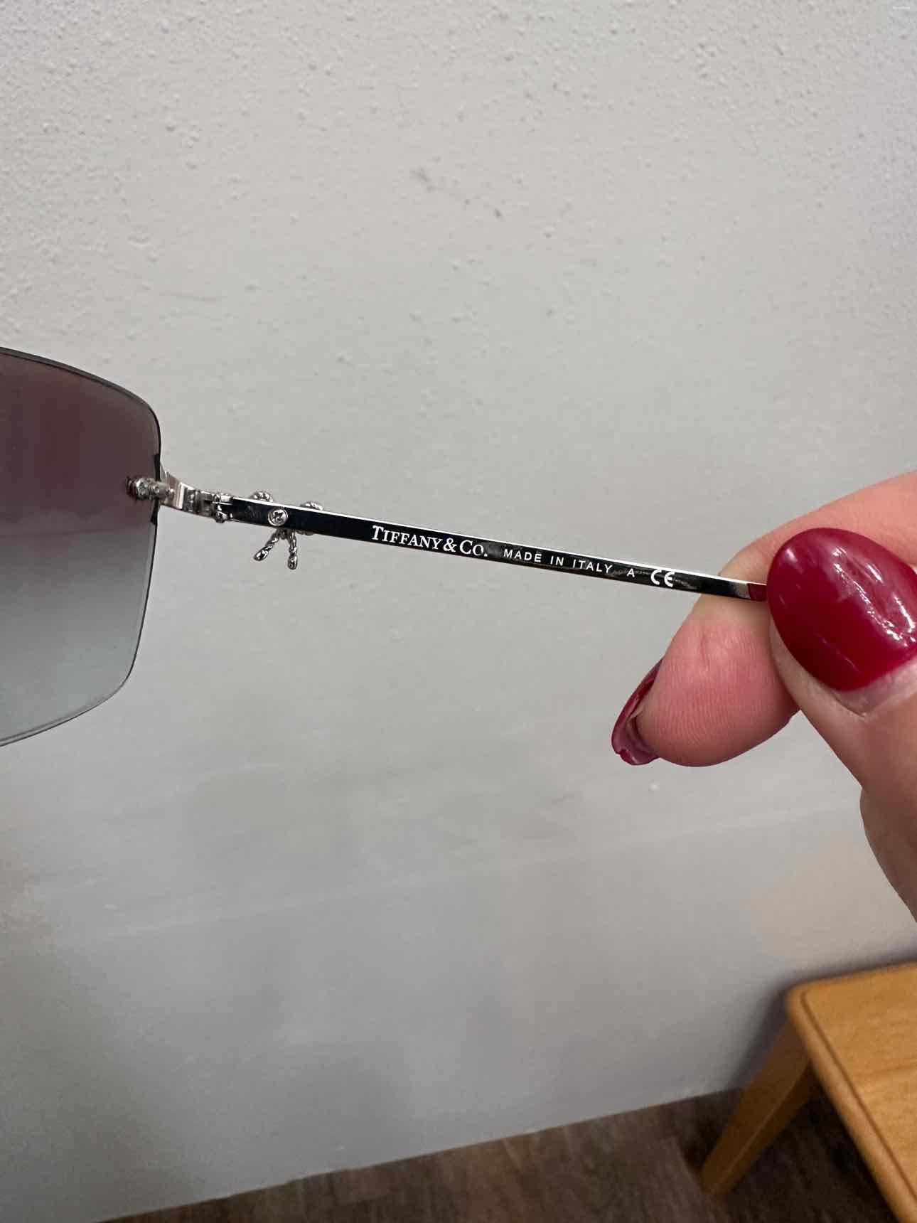 Tiffany & Co. Rimless Rectangle Shape Gradiant Brown Silver Bow Frame Sunglasses