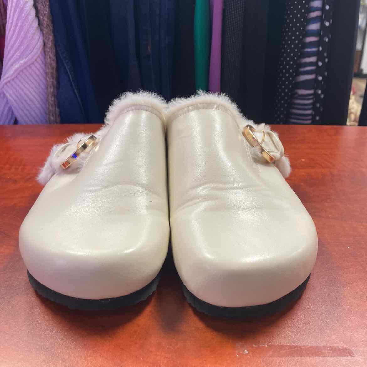 Lulu's Carrina Bone Faux Fur Buckle Mule Slides Size 8