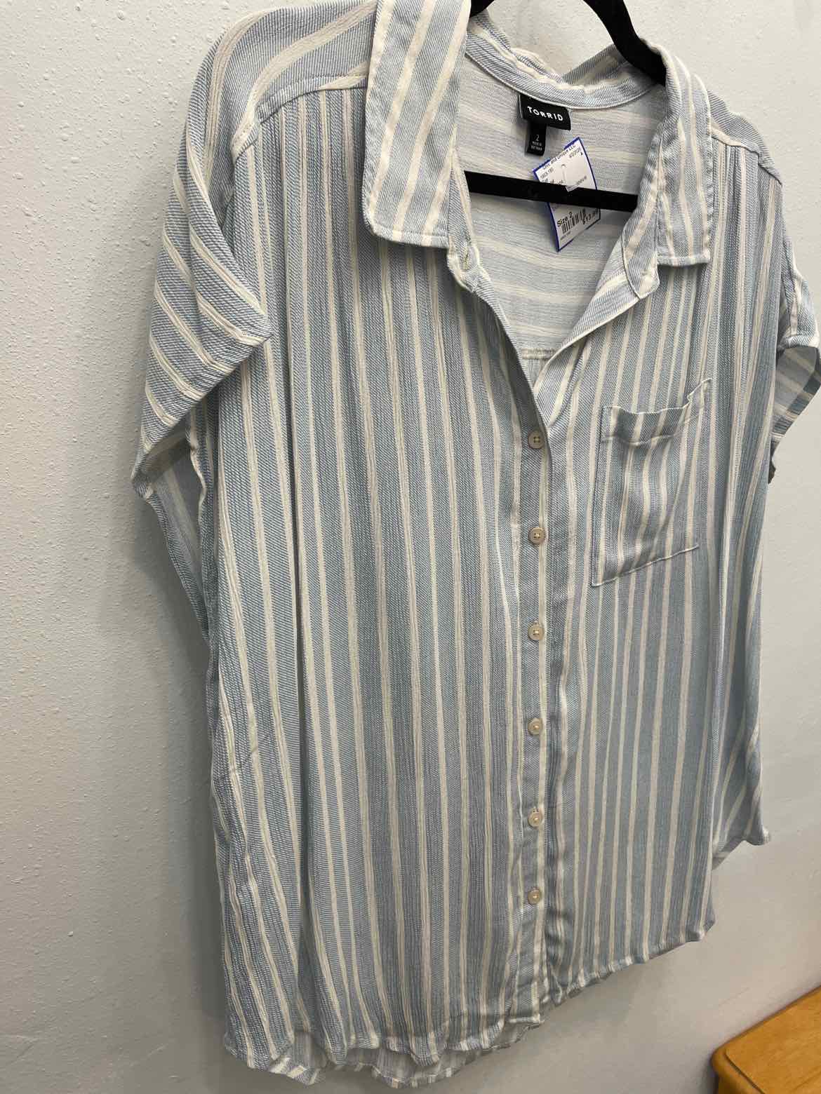 Torrid Size 2 Blue Top