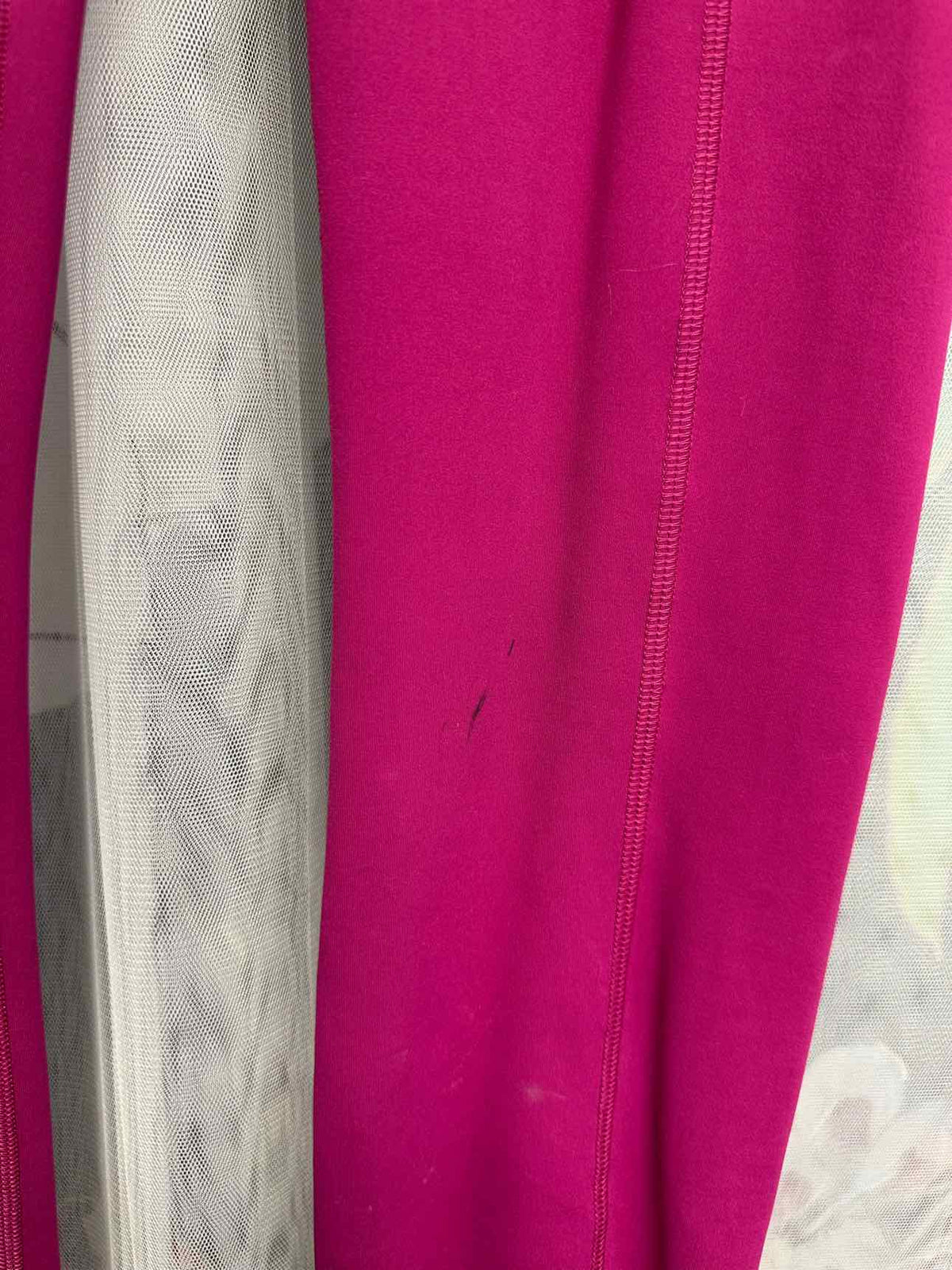 Lululemon Align High Rise Stretch Material w/Pockets Size 4 Fuchsia Leggings