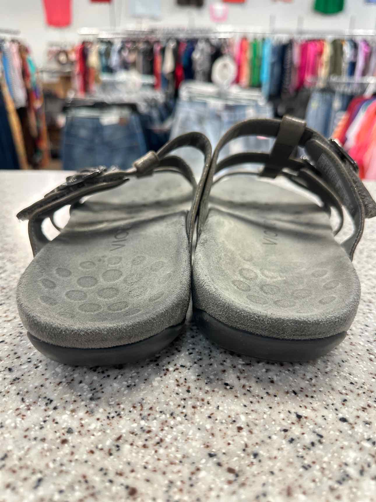 Vionic Size 10 Gray Misa Patent Leather Buckle with Velcro Straps Sandals