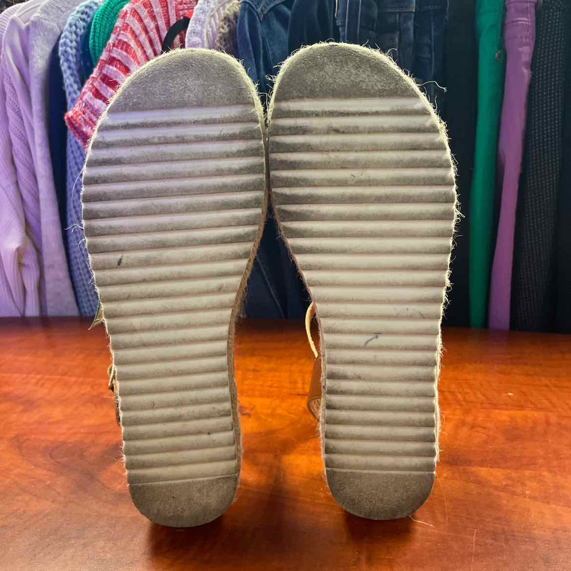 CushionAire Melissa Espadrille Platform Sandals Tan Faux-Leather Size 10