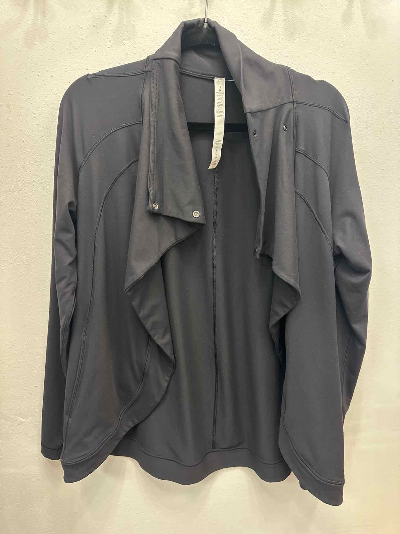 Lululemon Size 10 Black Athletics