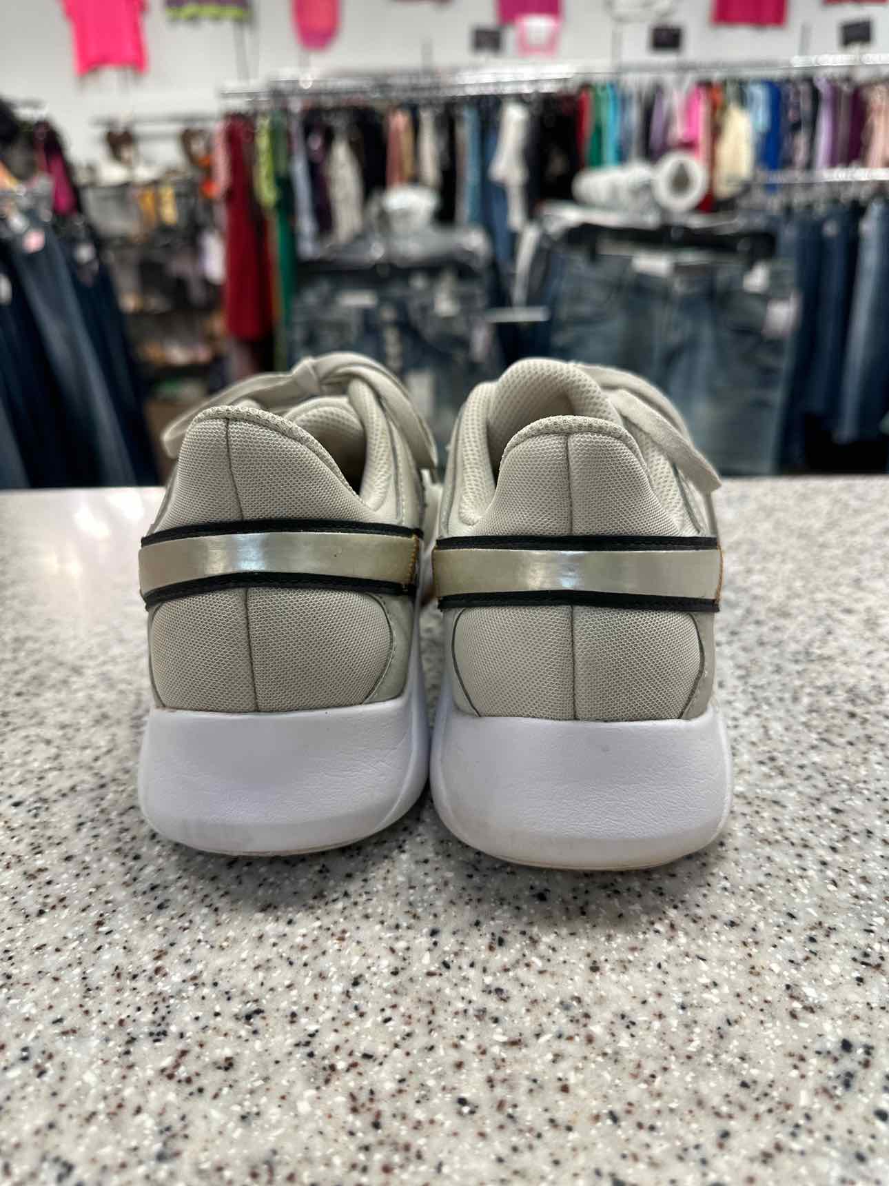 Nike Size 8 1/2 Bone Sneakers