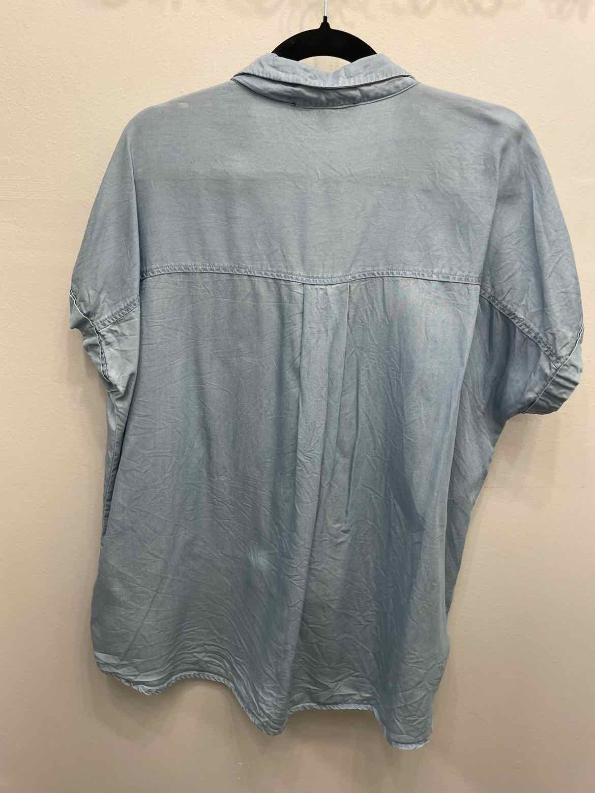 Jane and Delancey Size XL Denim Top