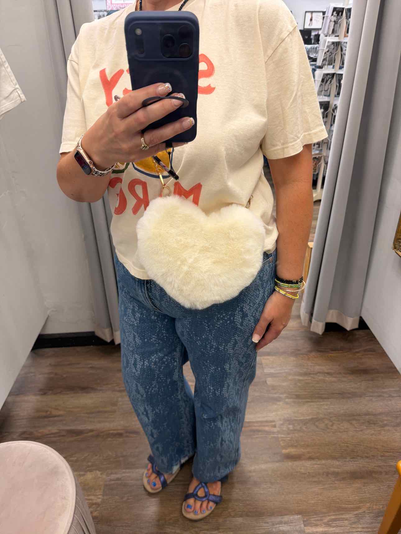Small White Faux Fur Heart Shaped Gold-Tone Chain Crossbody Handbags