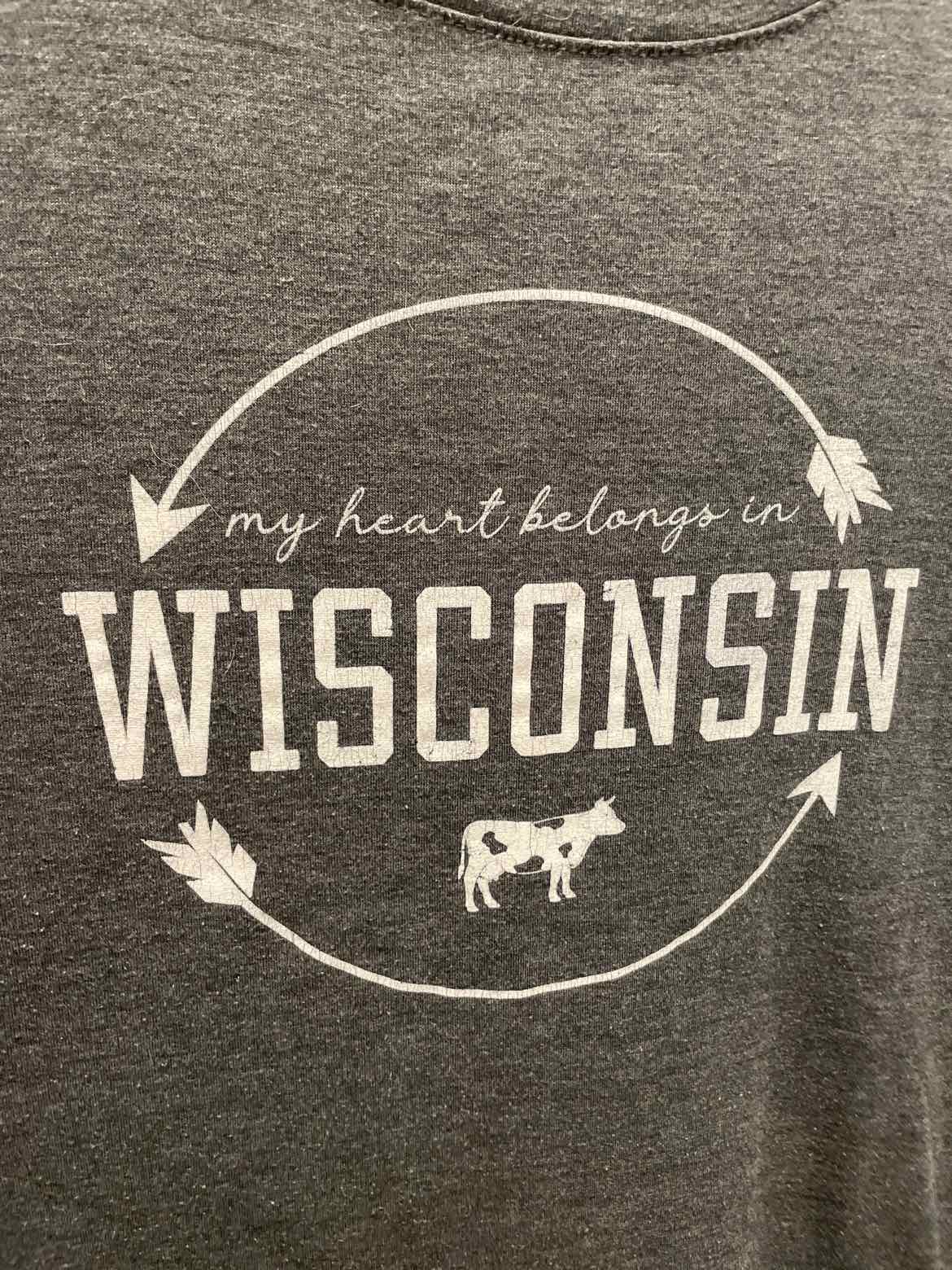Maurices "My heart belongs in Wisconsin" graphic tee Size XL Gray Top