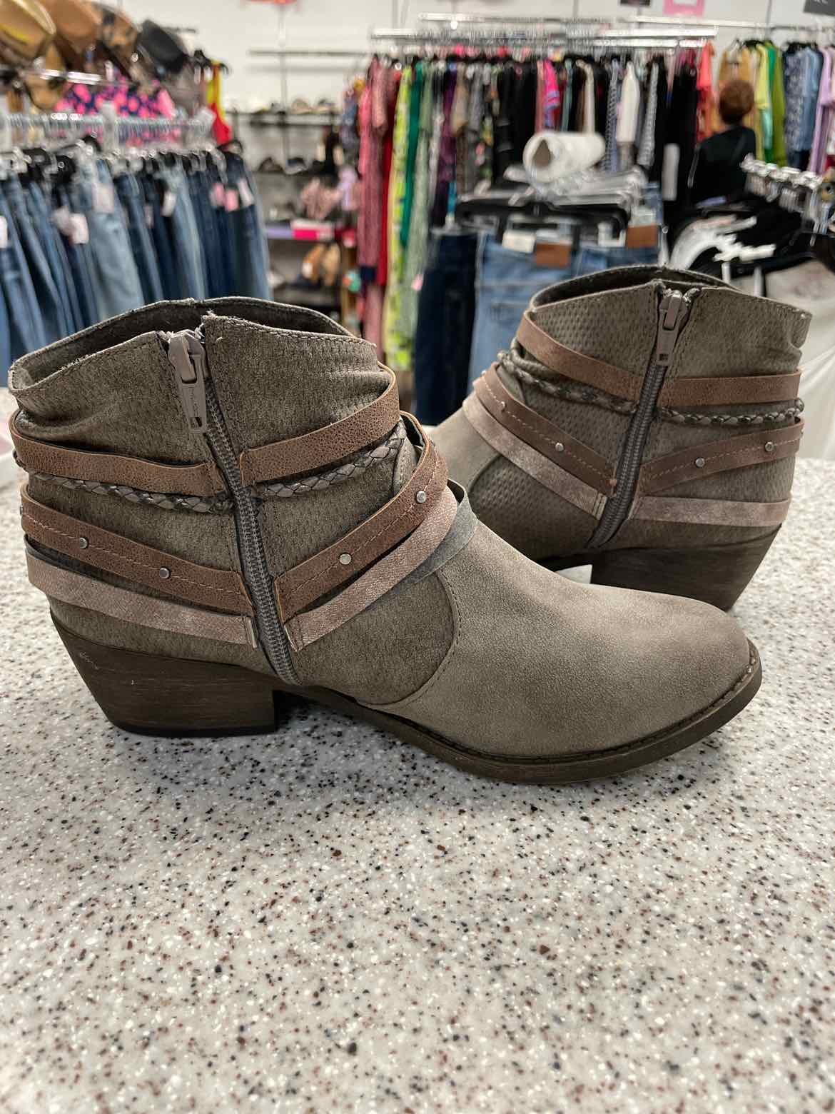 Carolina Belle Size 9 Gray Multi Ankle Strap booties Boots