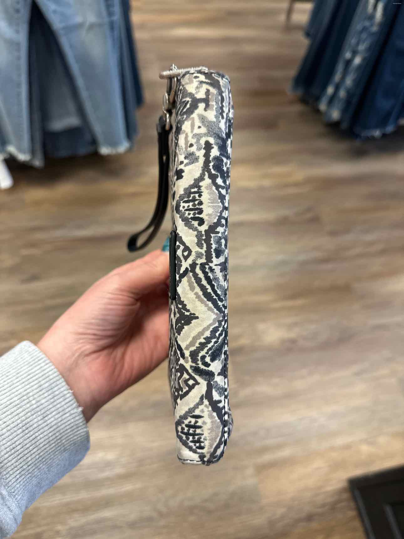 Sakroots Size Large gray/black Wallet