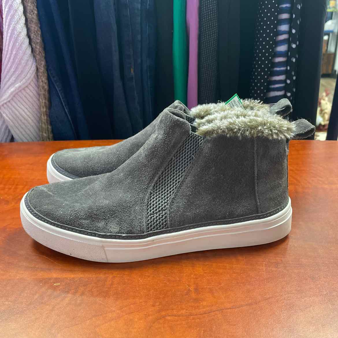 TOMS Size 7 1/2 Gray Sneakers