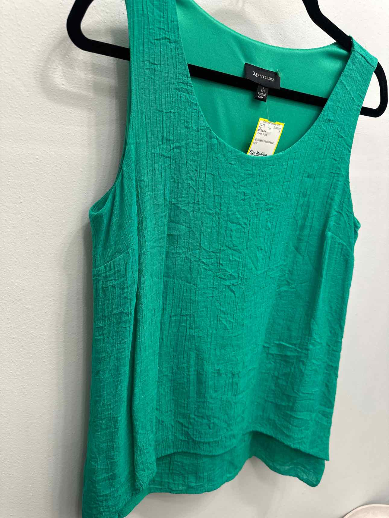 AB Studio Size Medium Green Top