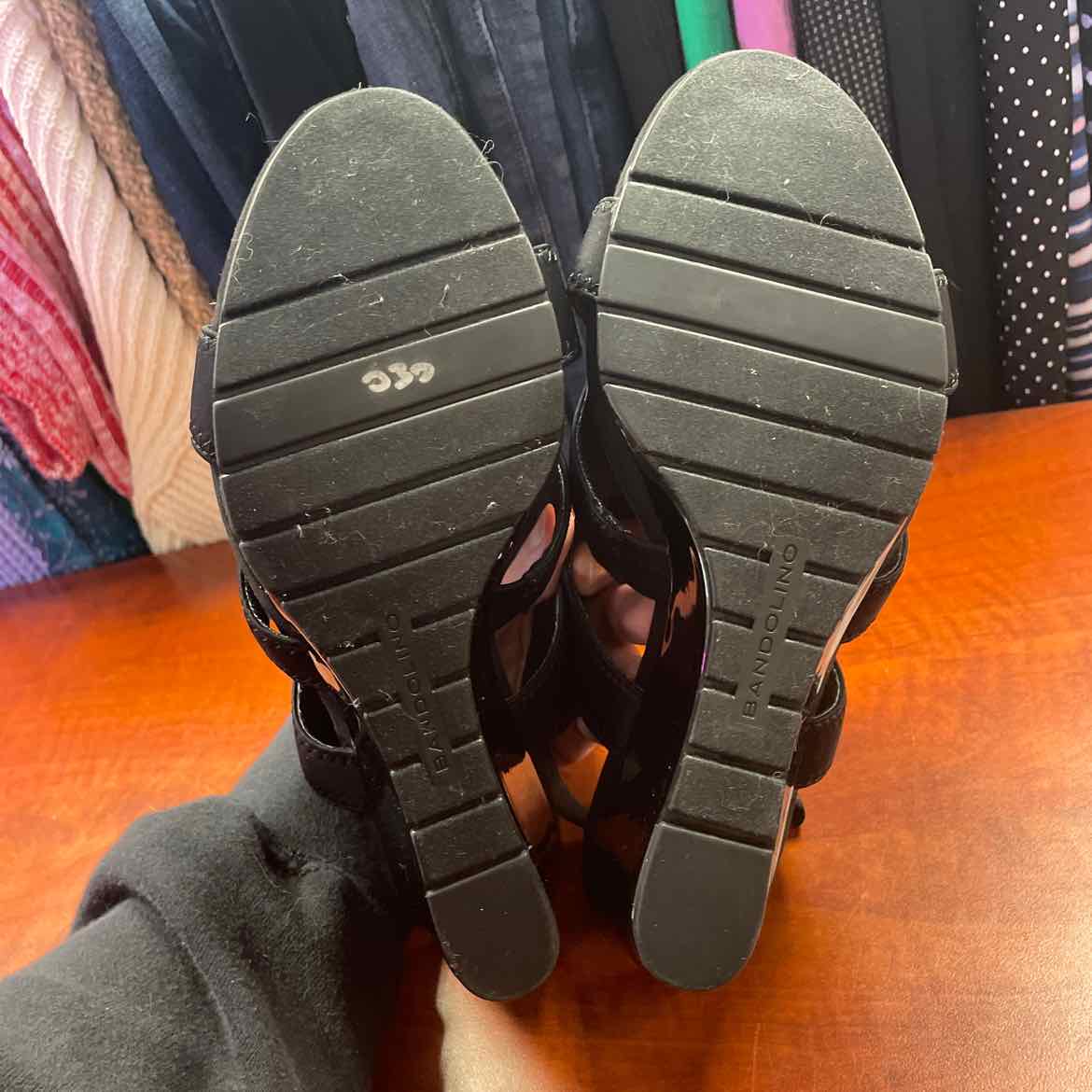 Bandolino Giovino Open-Toe Singback Wedge Black Sandals Size 10