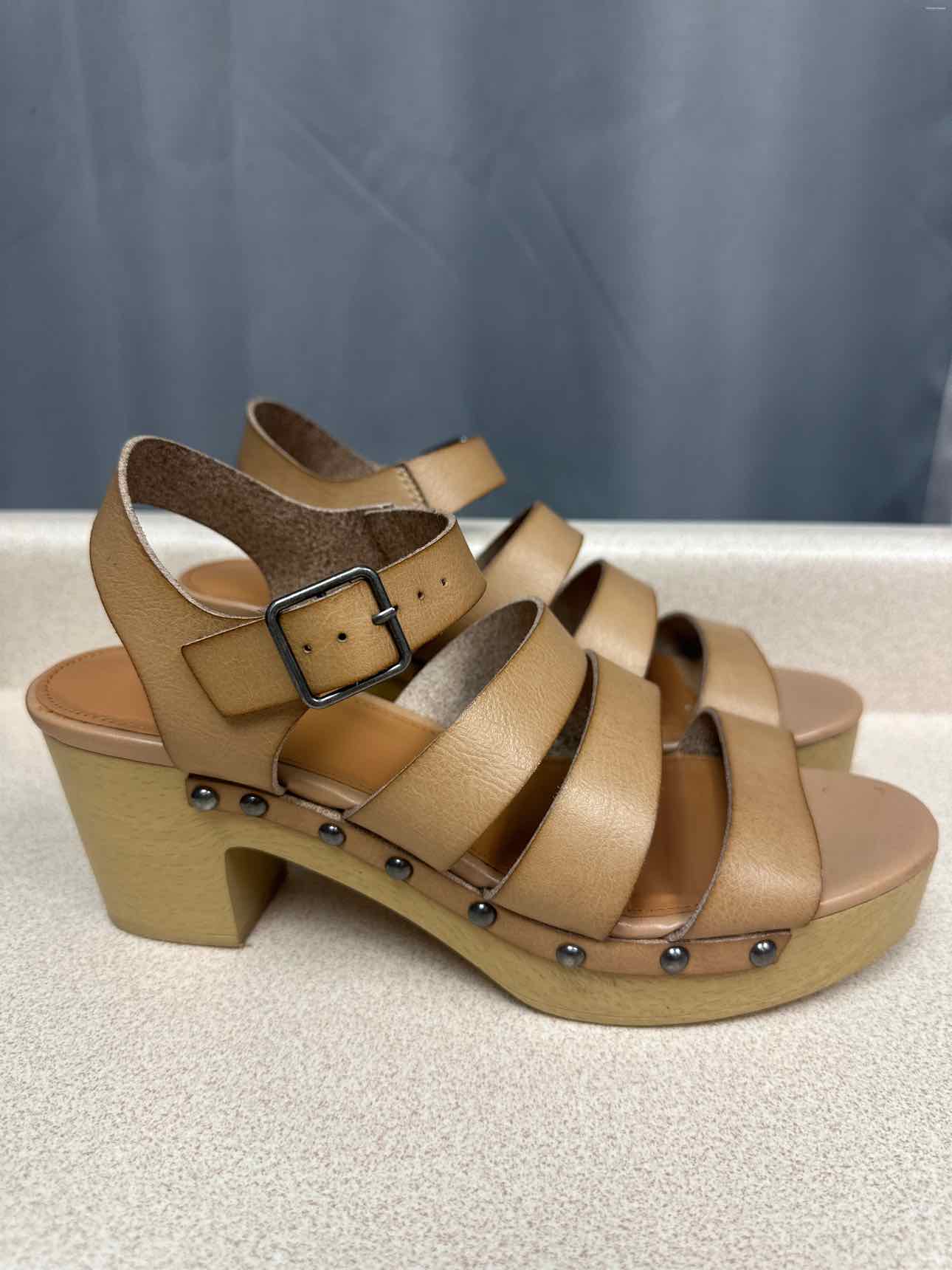 J. Crew Size 7 1/2 Tan sandal