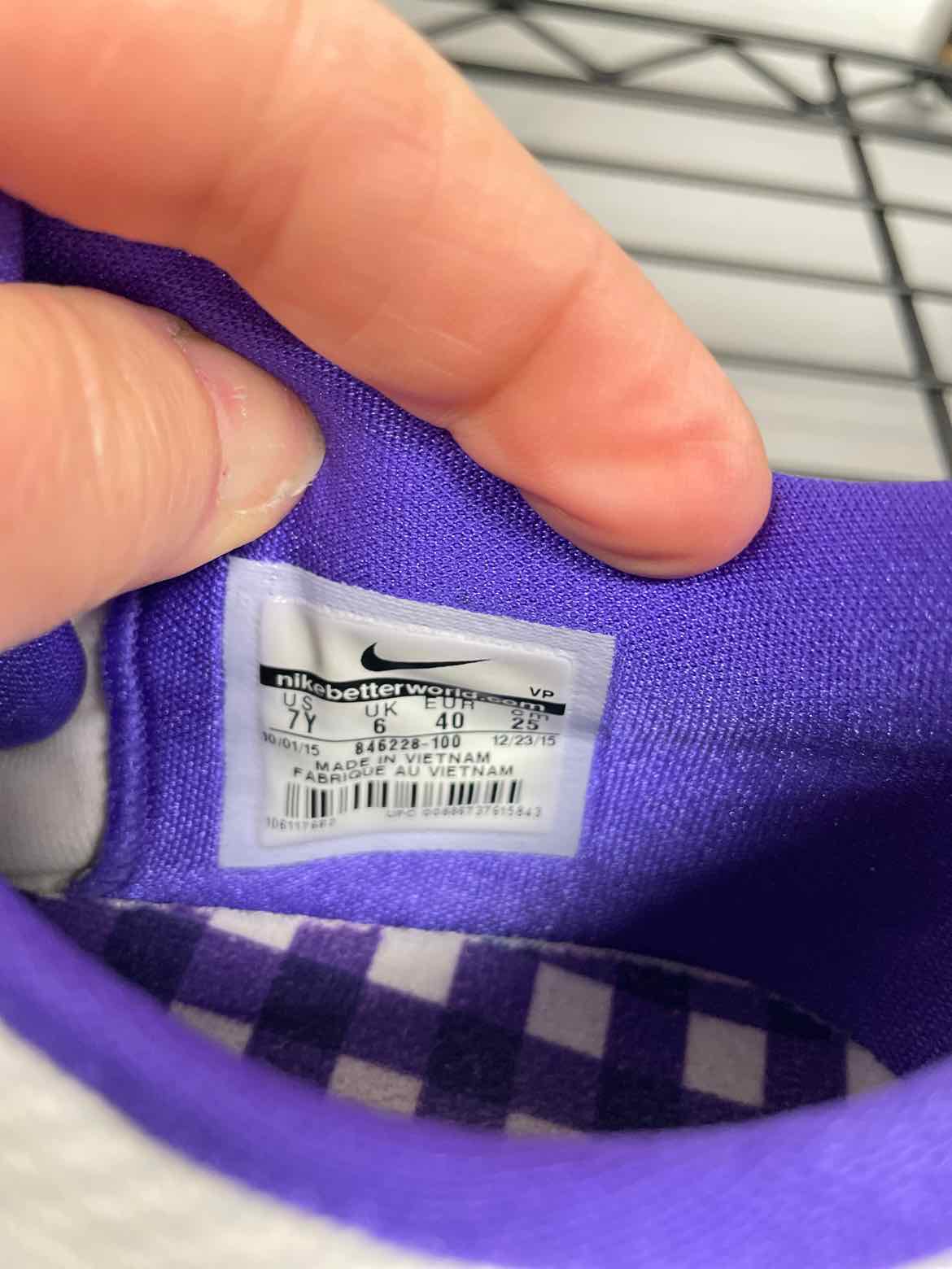 Nike Size 7 1/2 Purple/White Shoes