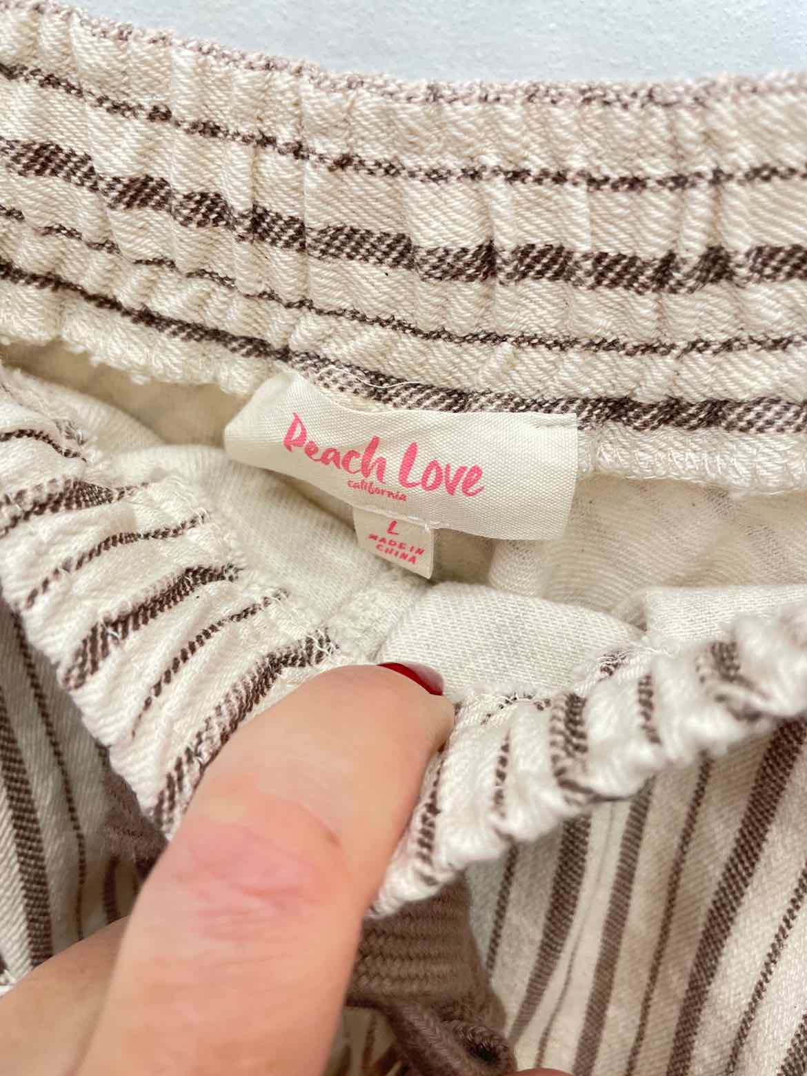 Peach Love Size Large Tan Striped Cargo Pocket Cropped Pants
