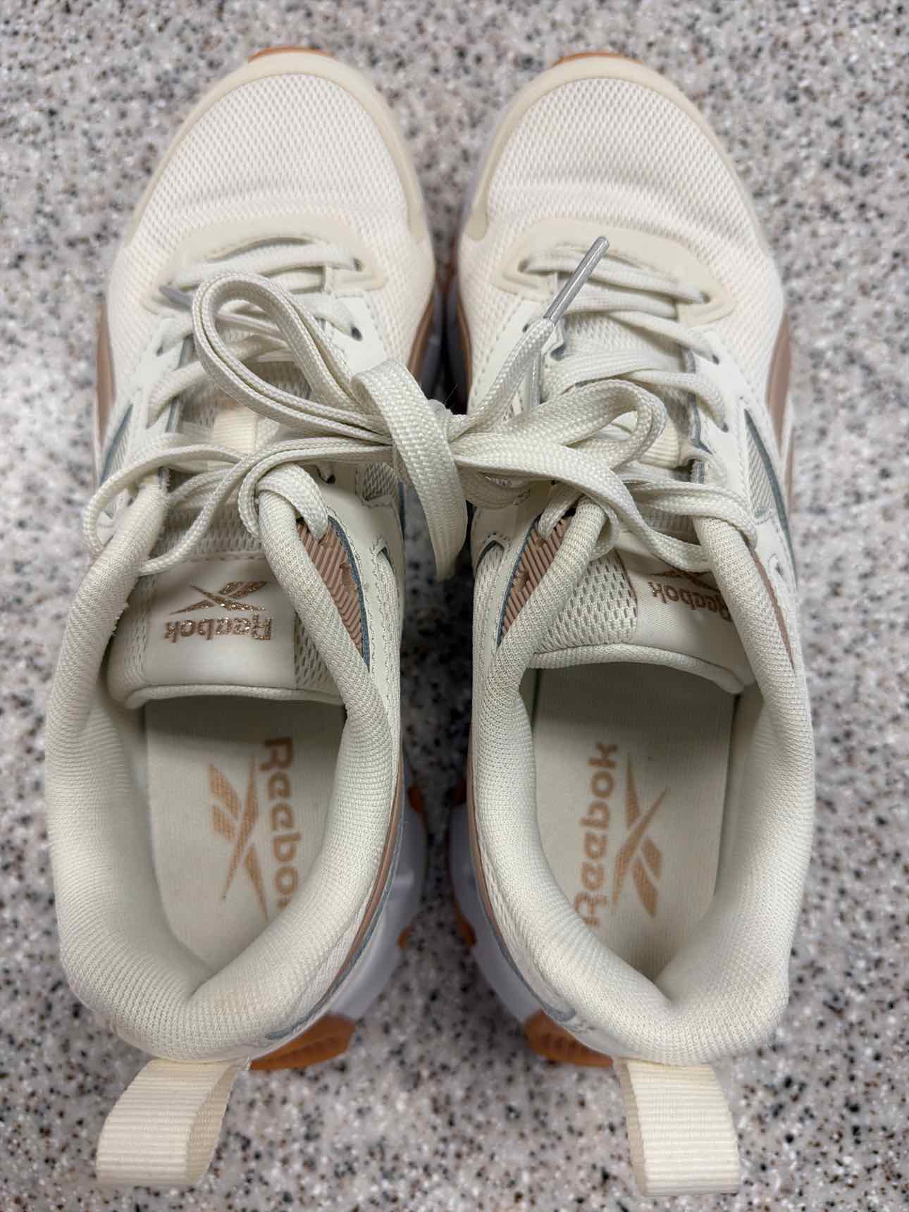 Reebok Size 7.5 Cream Sneakers