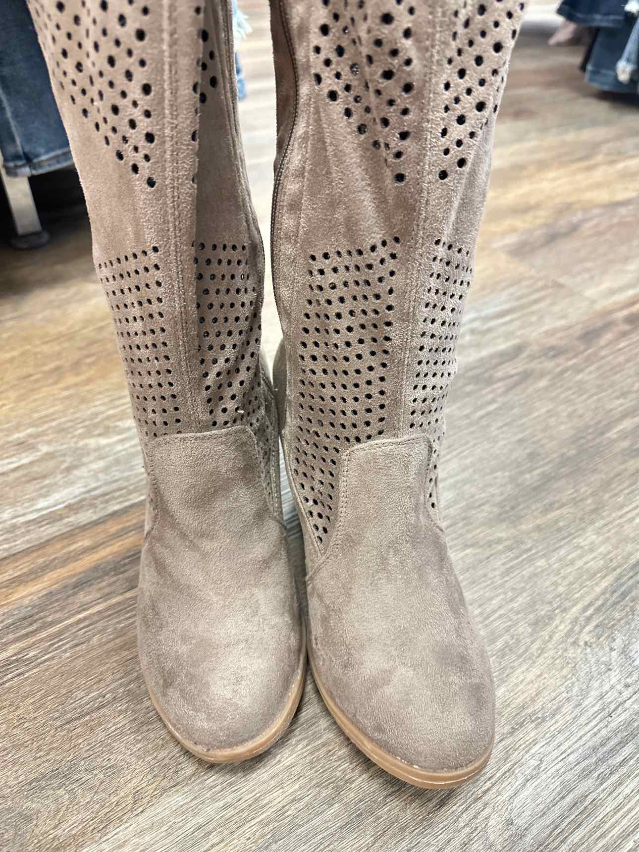 Venus Size 9 Taupe Boots