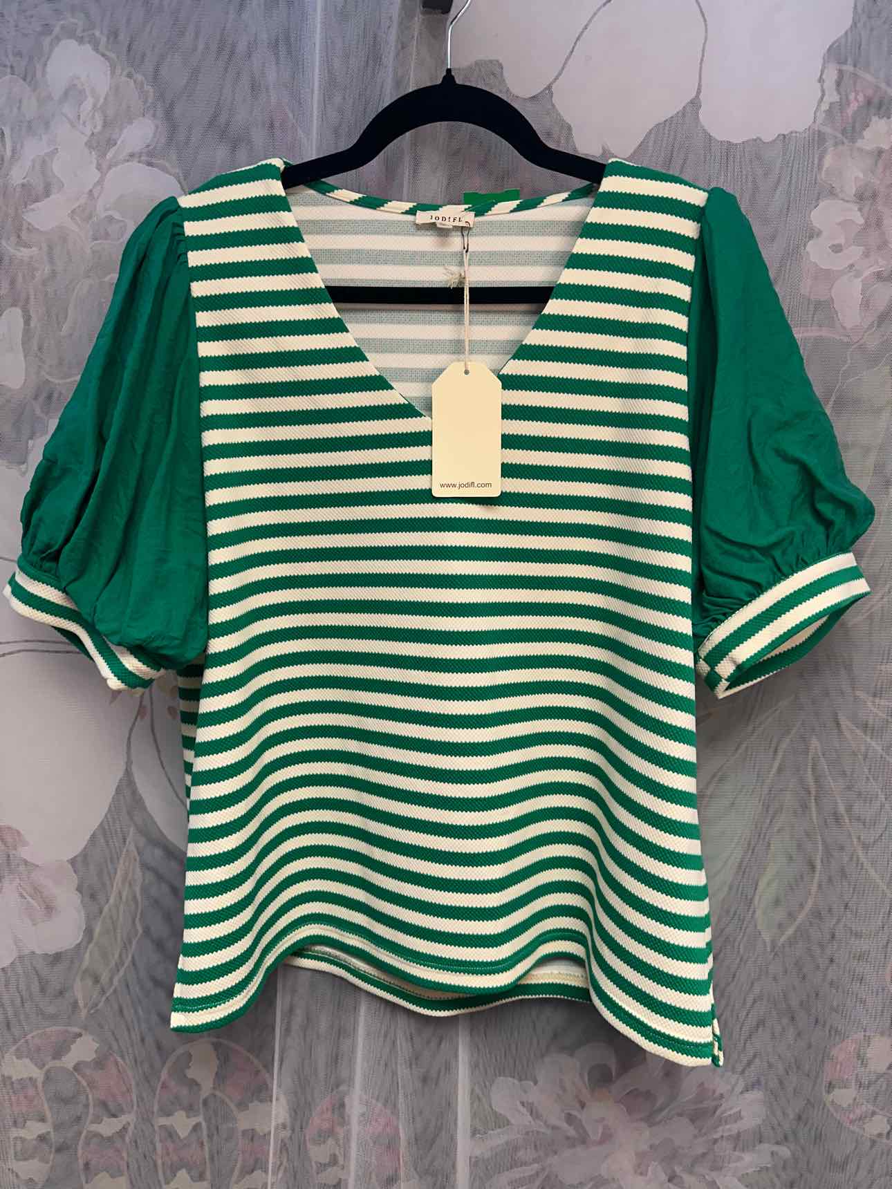 Jodifl Size XL Green/White Top