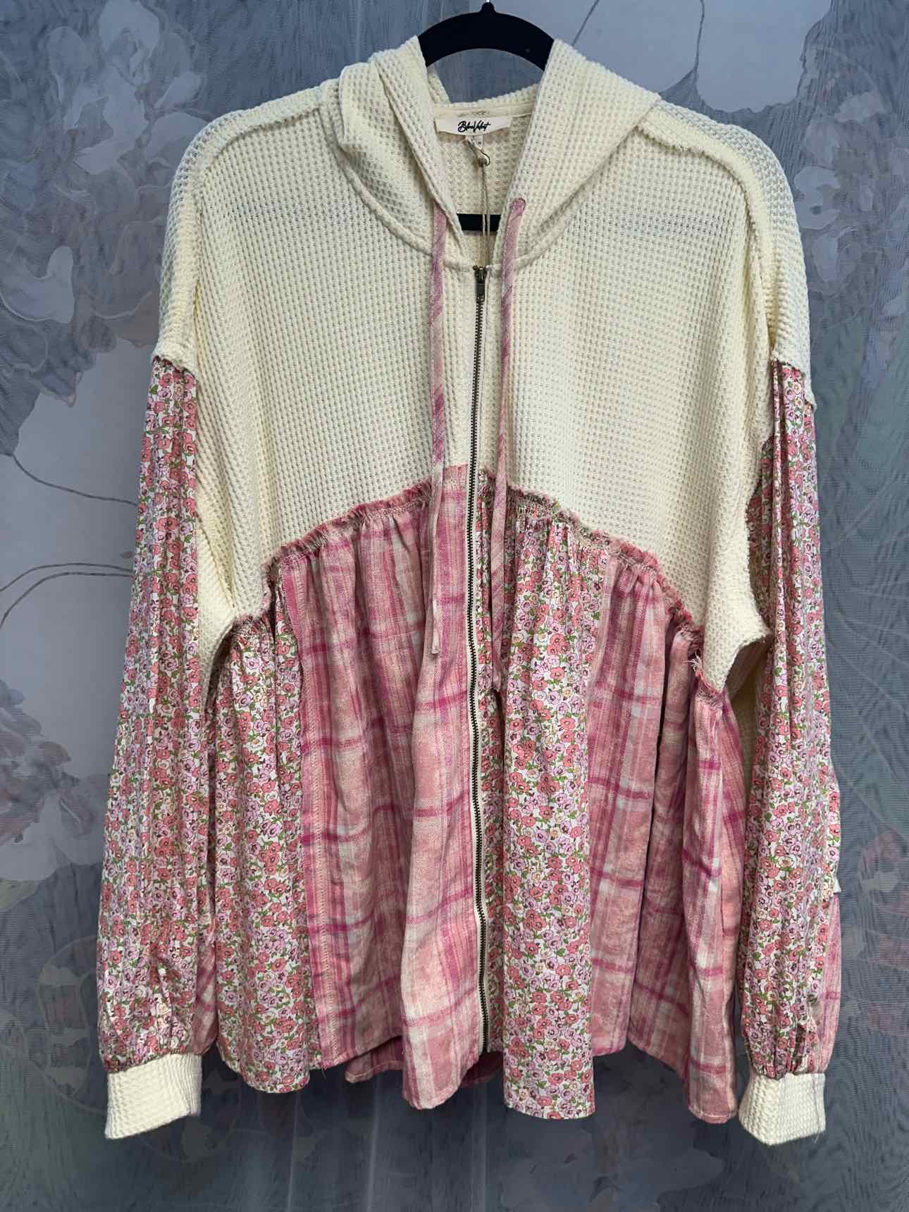 Blue Velvet Size Large Cream/Pink sweat shirt