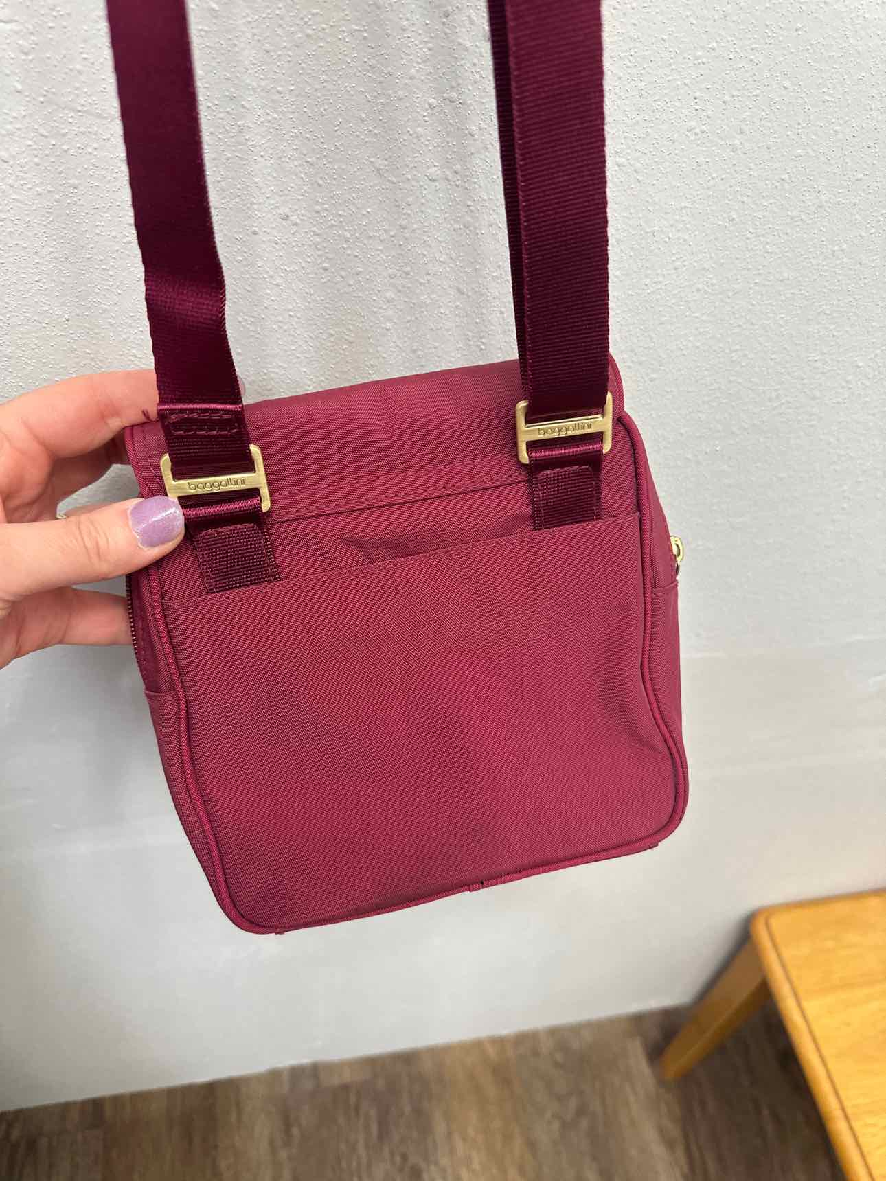 Baggallini Size Small maroon Handbags