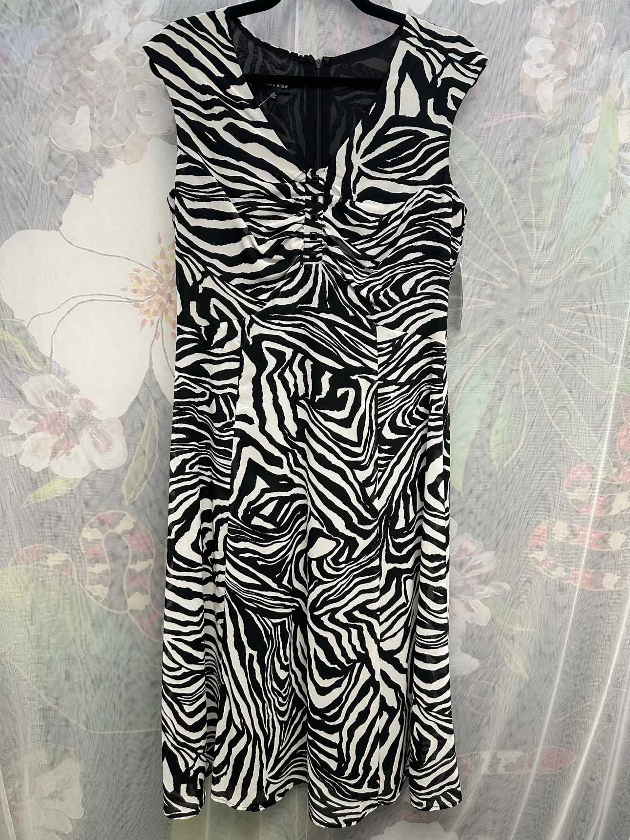 Evan-Picone NEW NWT Zebra Babydoll Midi Short Sleeve Size 10 White/Black Dress