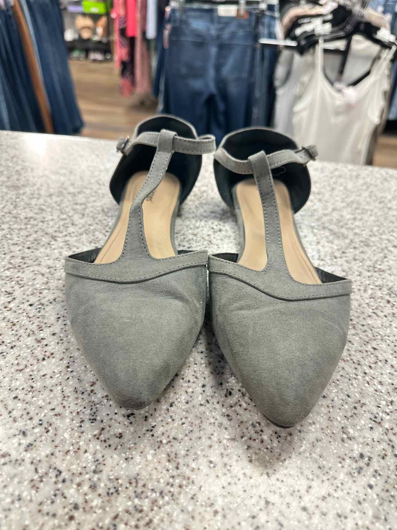 Veittes Size 9 Gray Shoes