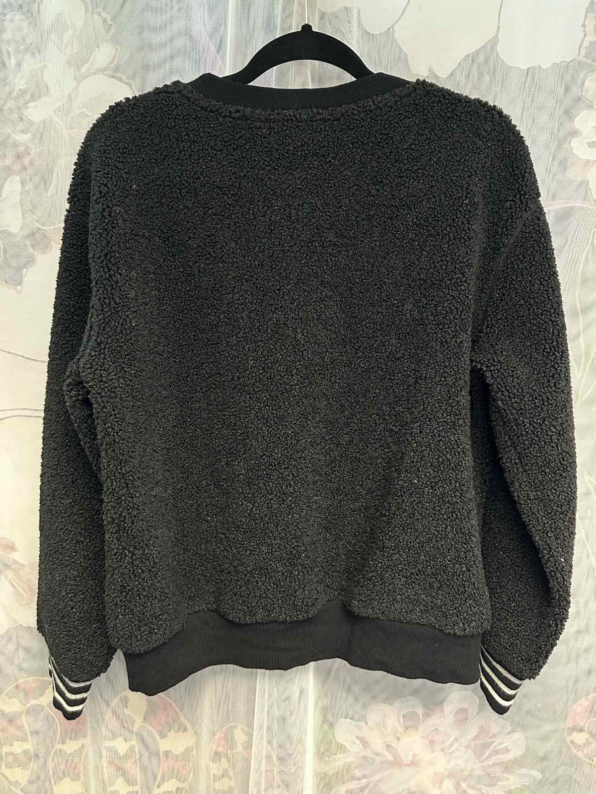 Krimson Klover Size Large Black Top