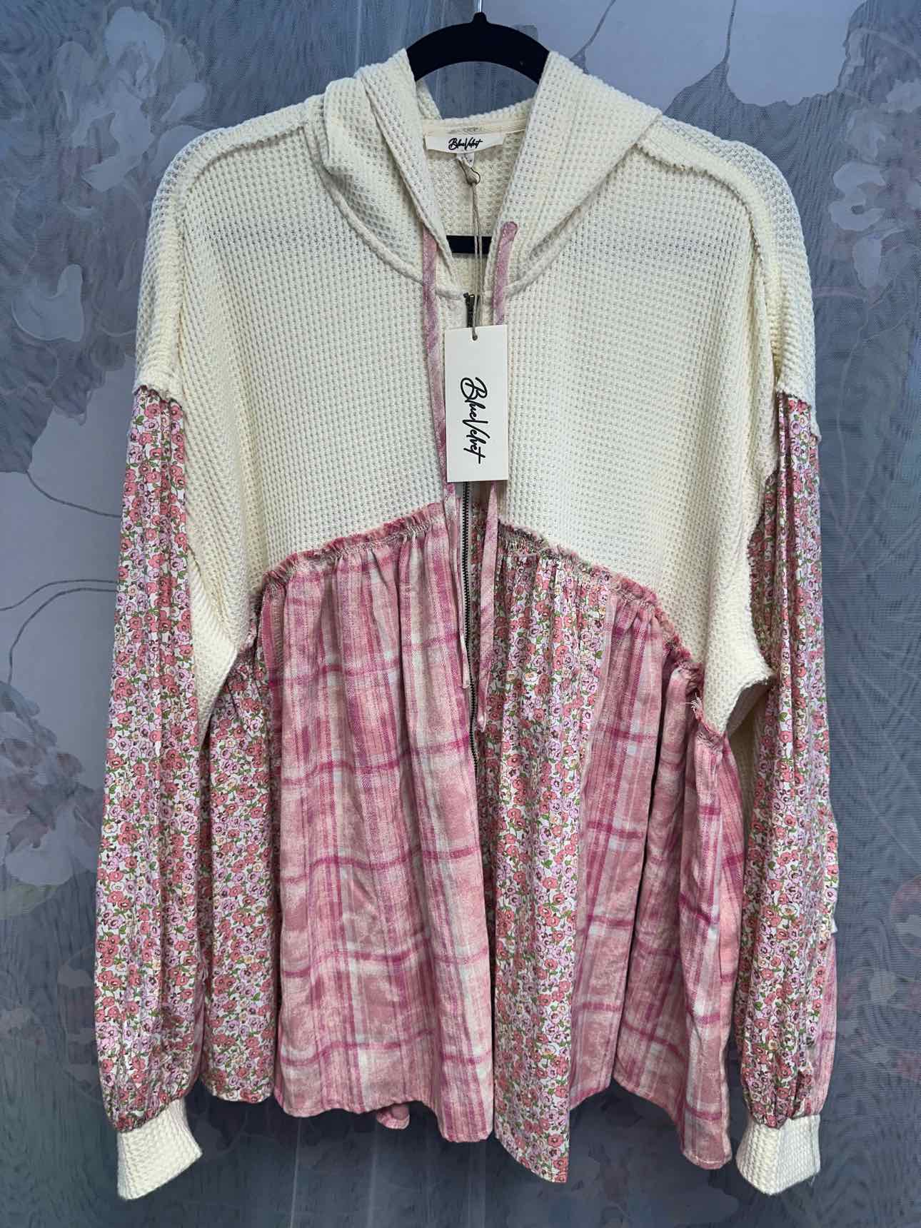 Blue Velvet Size Large Cream/Pink sweat shirt