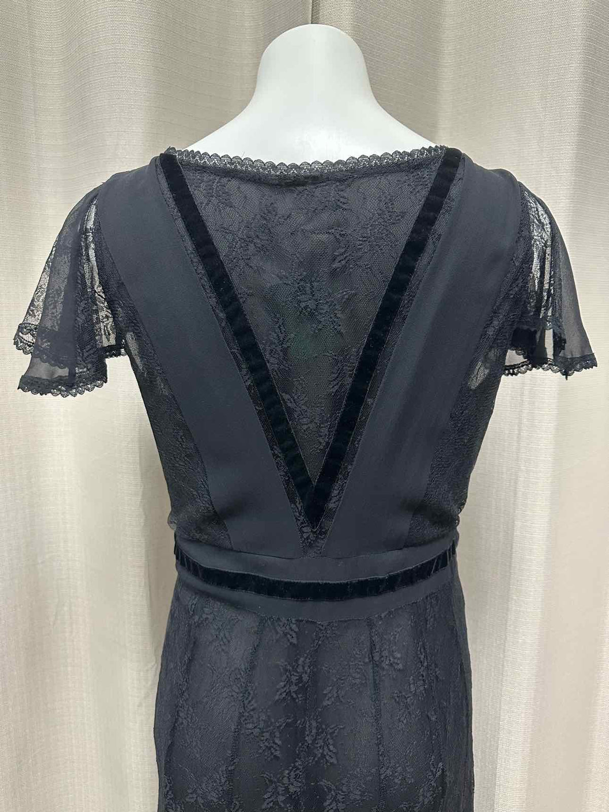 Karen Millen Silk Blend Lace Overlay Short Sleeve Surplice Size 10 Black Dress