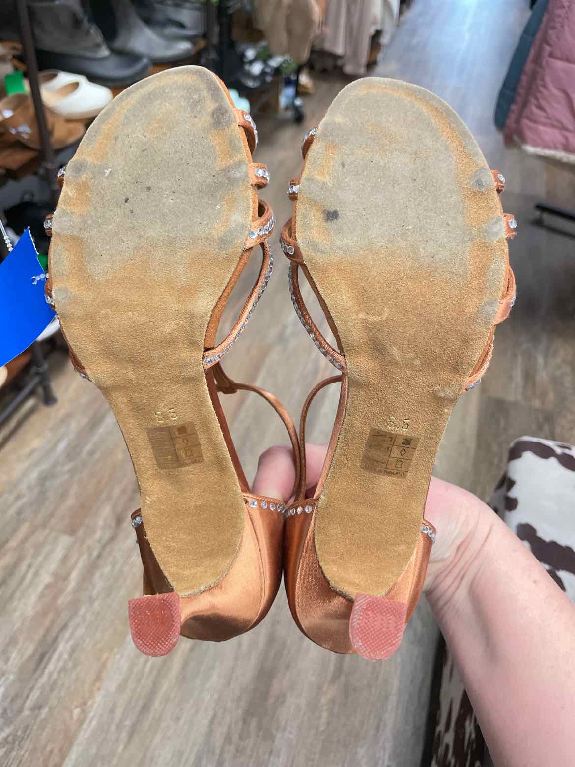 Bloch Size 8.5 Camel Shoes