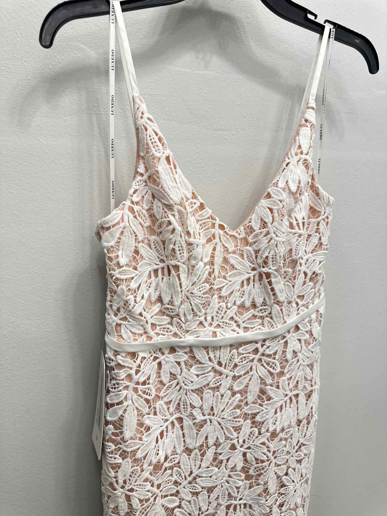 Luxedo Size Medium White/Tan Dress