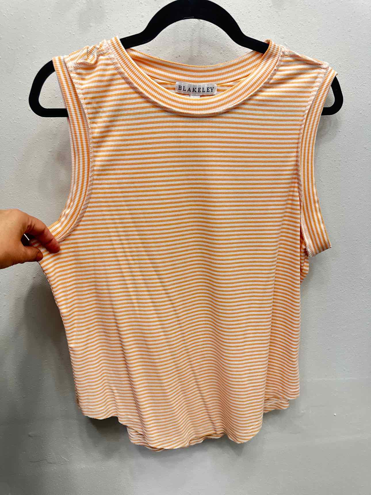 Blakeley Size 2X Orange White Striped Sleevless Tank Top