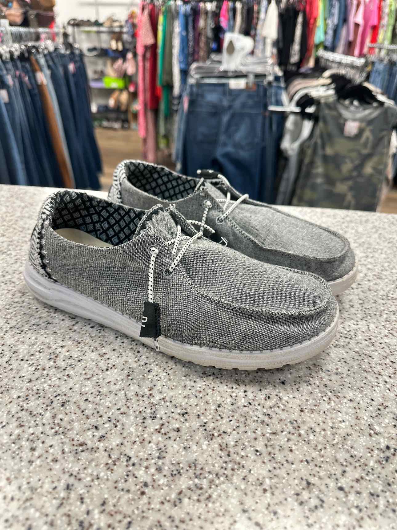 Hey Dude Size 9 Gray Shoes