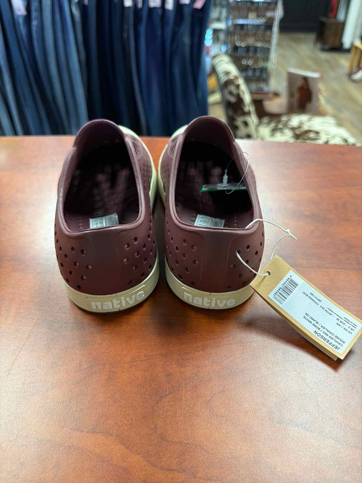 Native Shoes Jefferson Slip-On Burgundy Lightweight Fashion Sneakers Size 6
