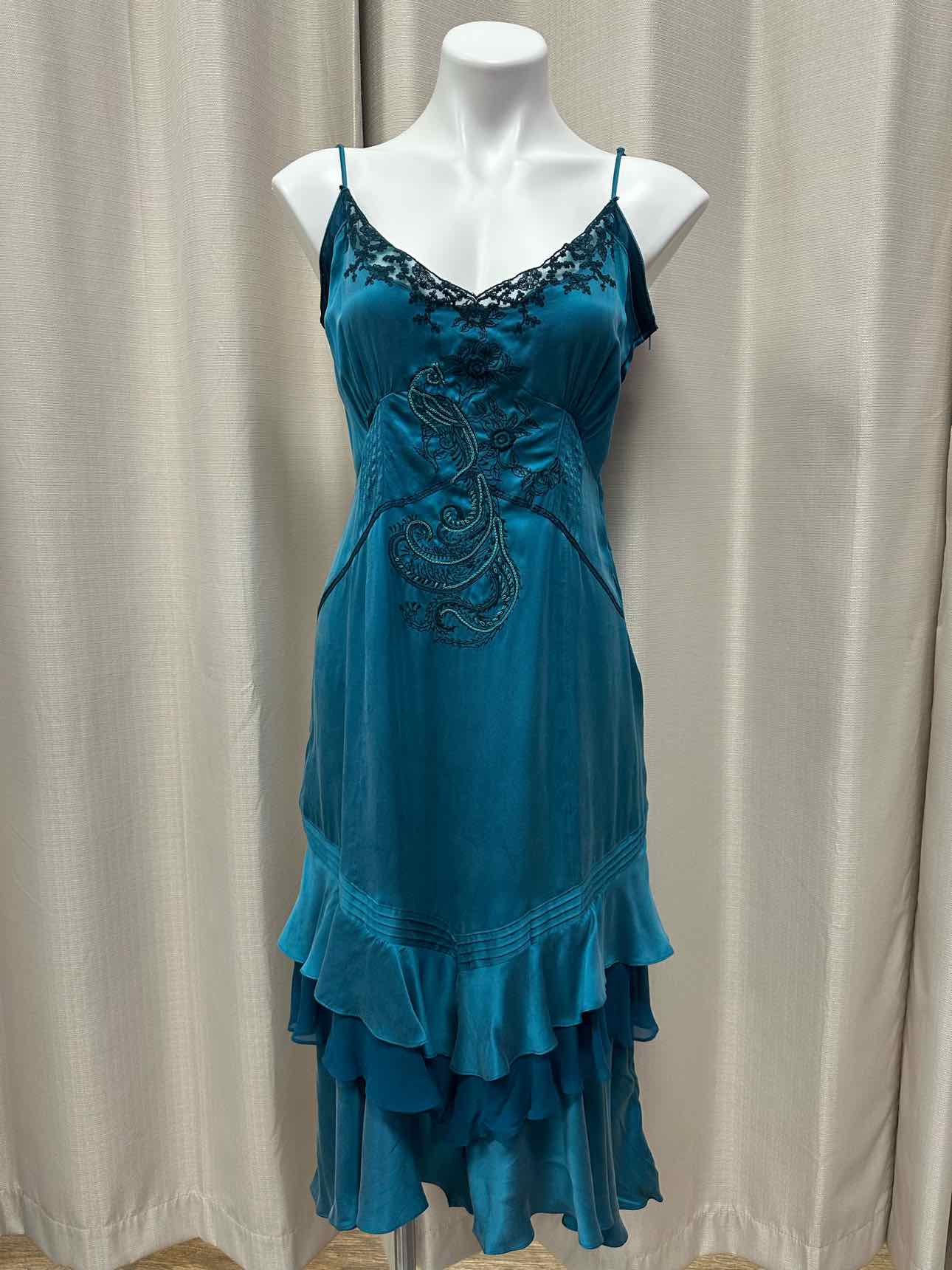 Karen Millen 100% Silk Embroidered Lace Layered Ruffles Size 10 Teal Dress