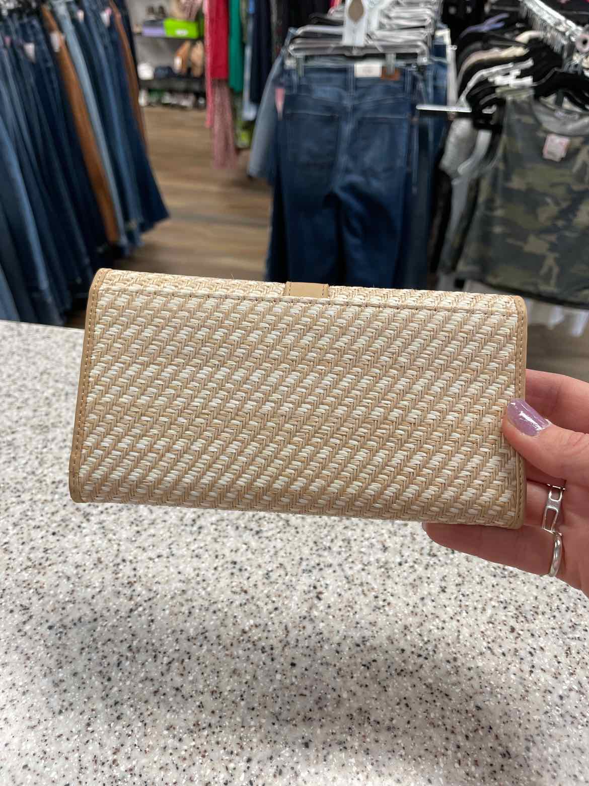 Liz Claiborne Size Large Beige Wallet