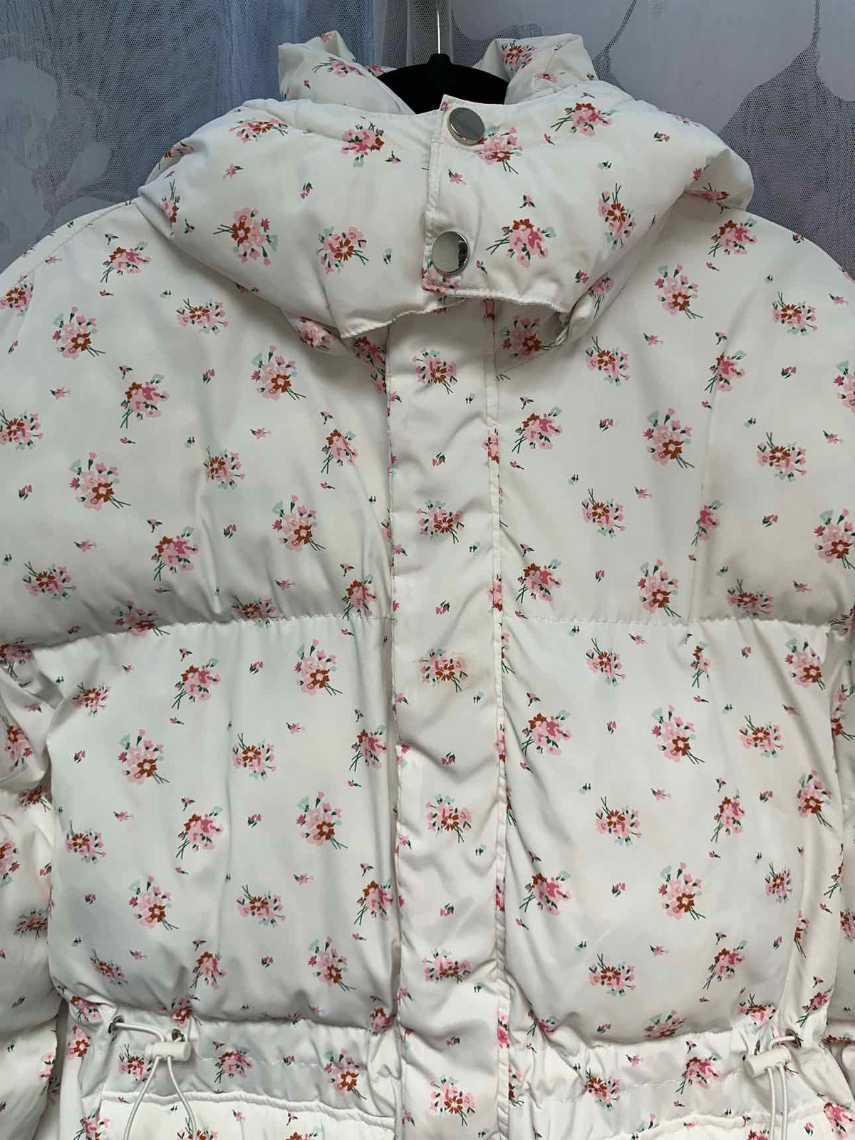 Flat White Floral Quilted Puffer Hooded Zip Up Size Medium White/Pink Coat