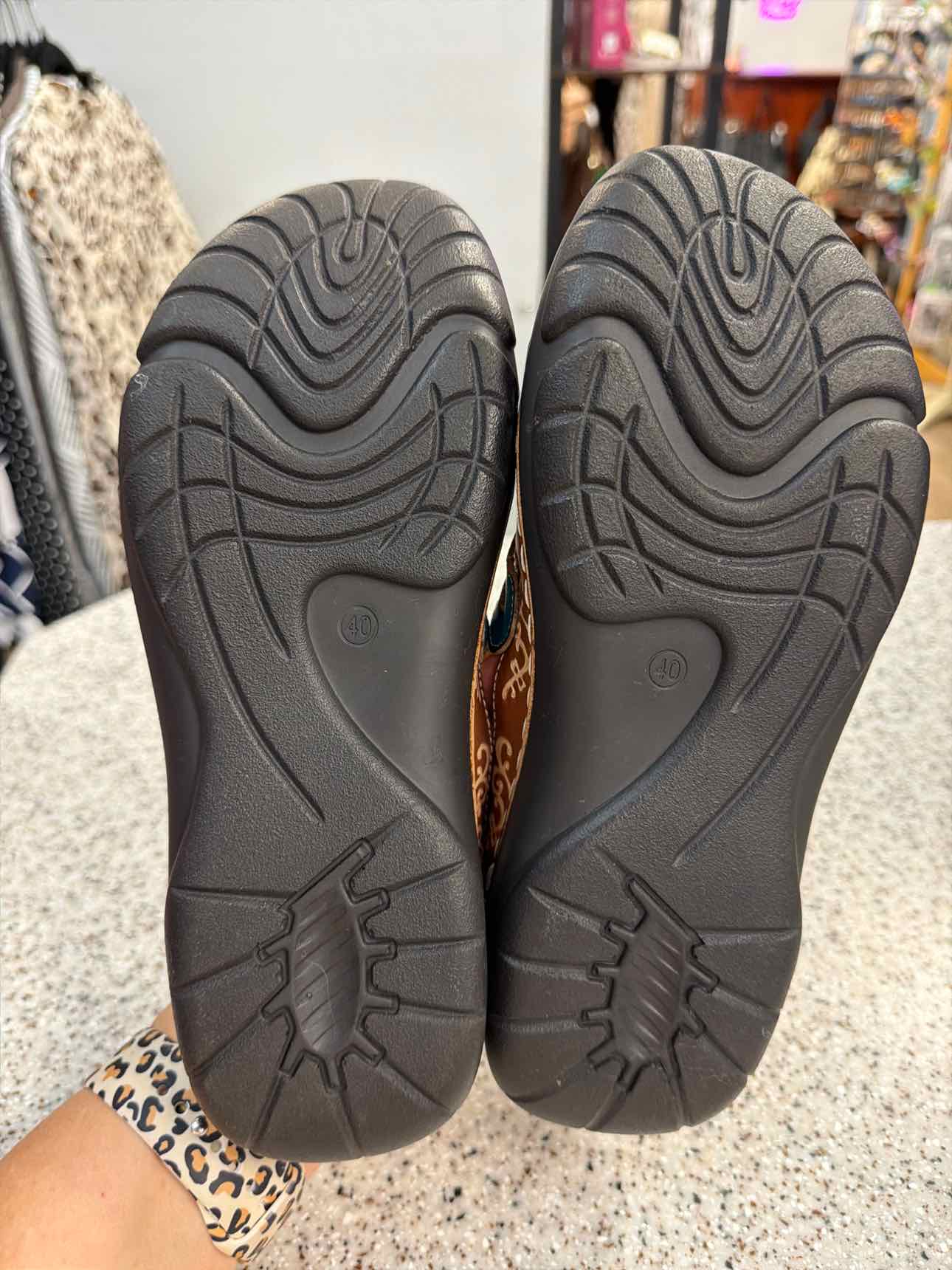L'artiste Size 40 Brown/Multi Shoes