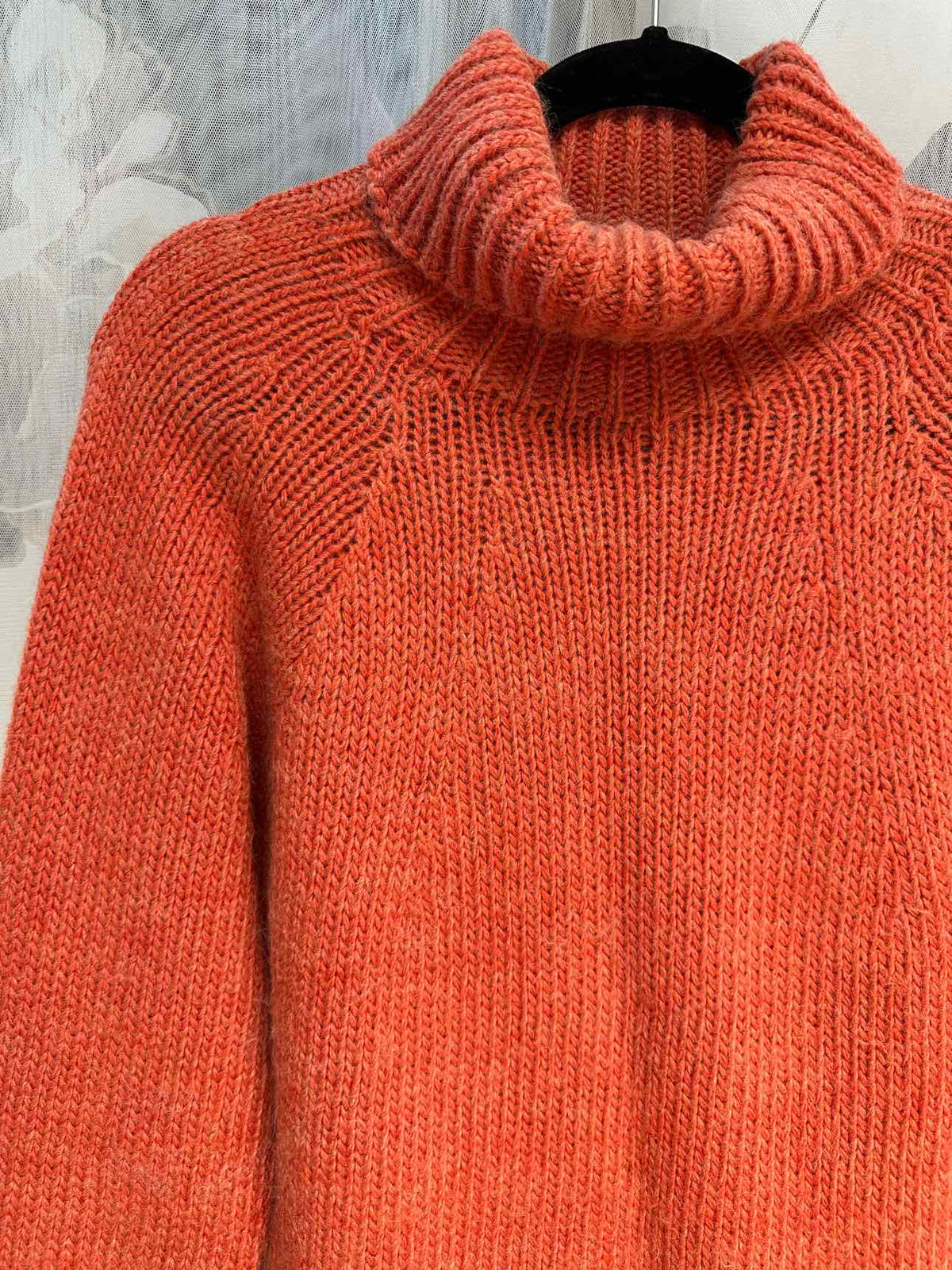 Quadro Italian Wool Blend Cowl Neck Heavy Size Medium Orange Sweater