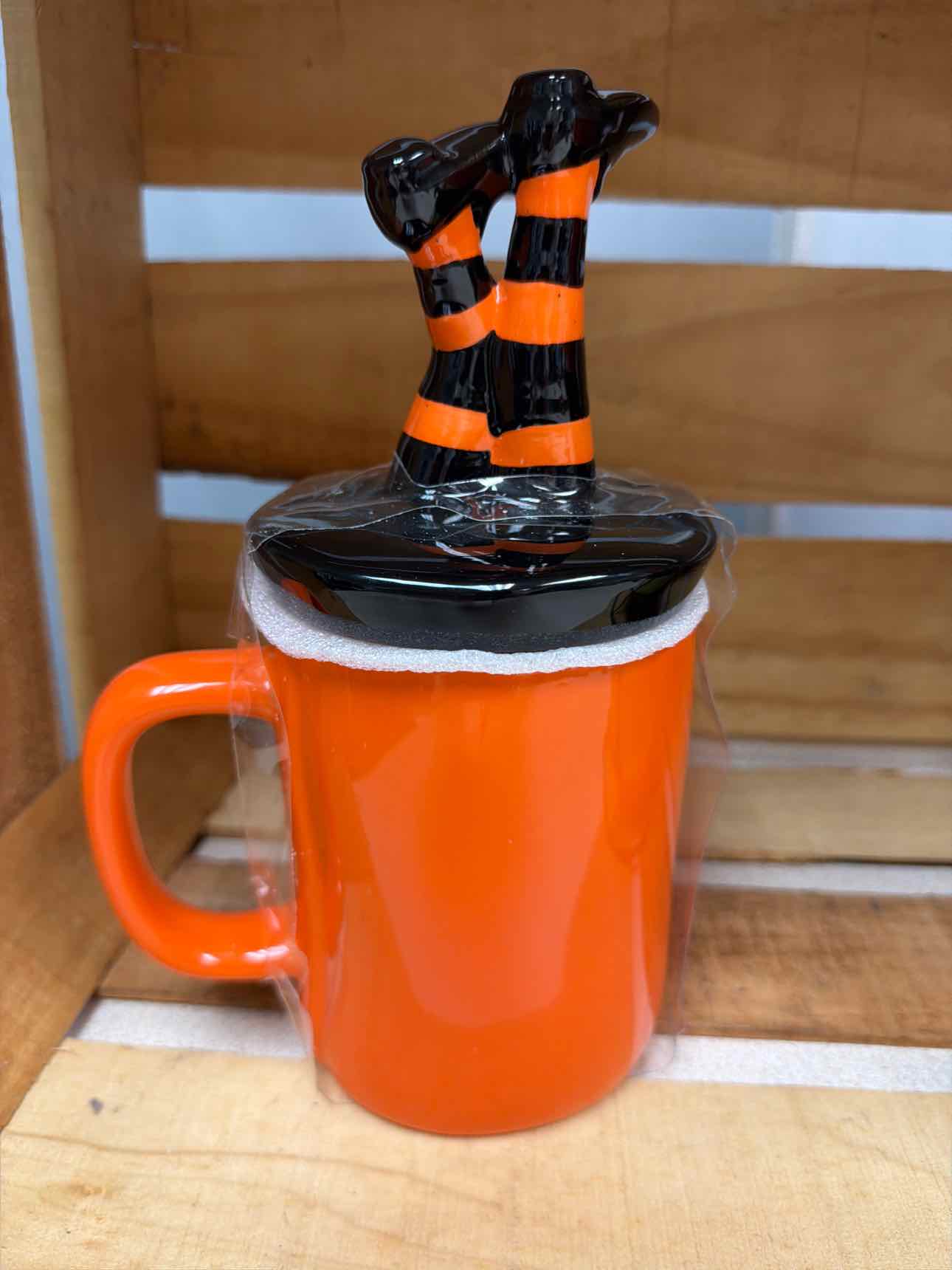 Rae Dunn NEW 'More Boos Please' mug with lid household