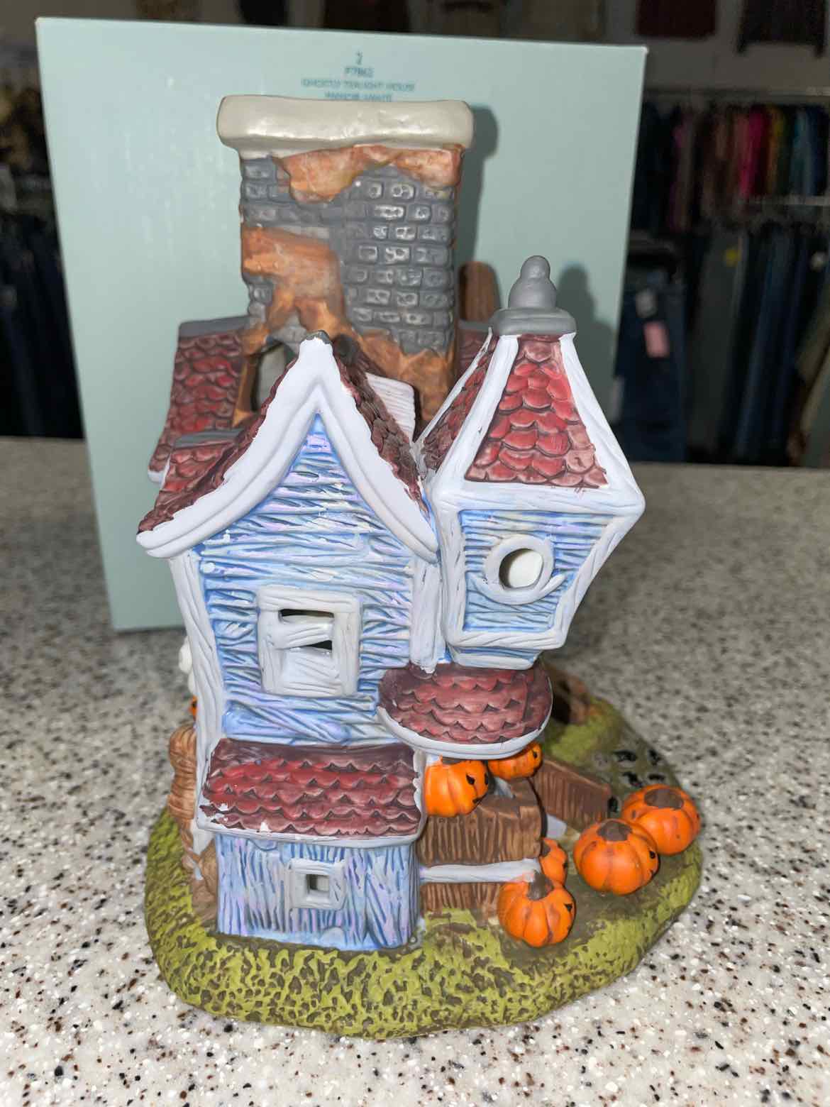 Partylite VINTAGE Ghostly Tealight Ceramic House P7862 NEW NIB