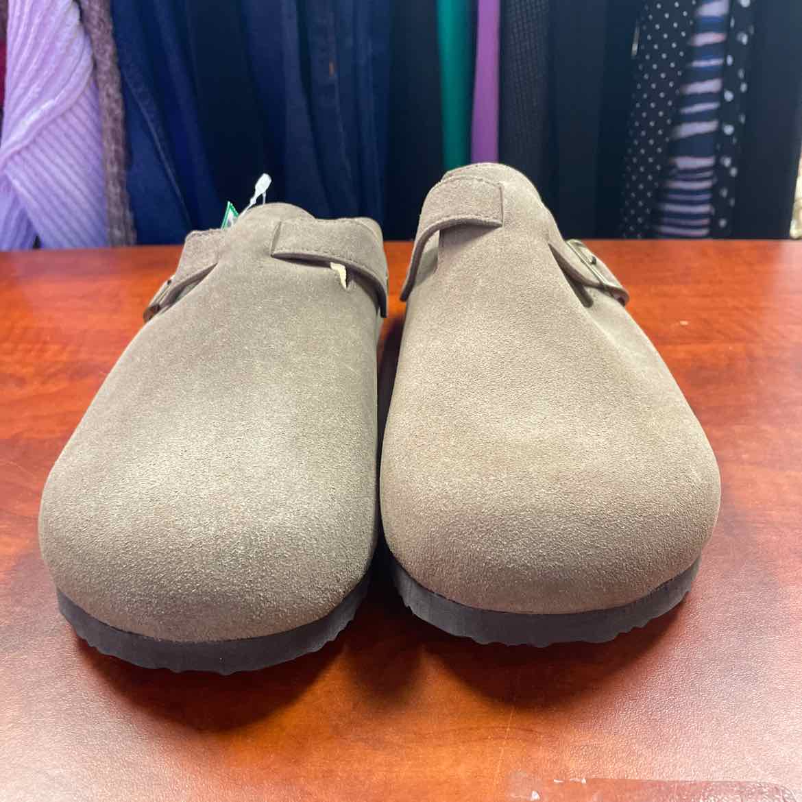 Khombu Taupe Suede Damian Mule Clogs Size 10 1/2
